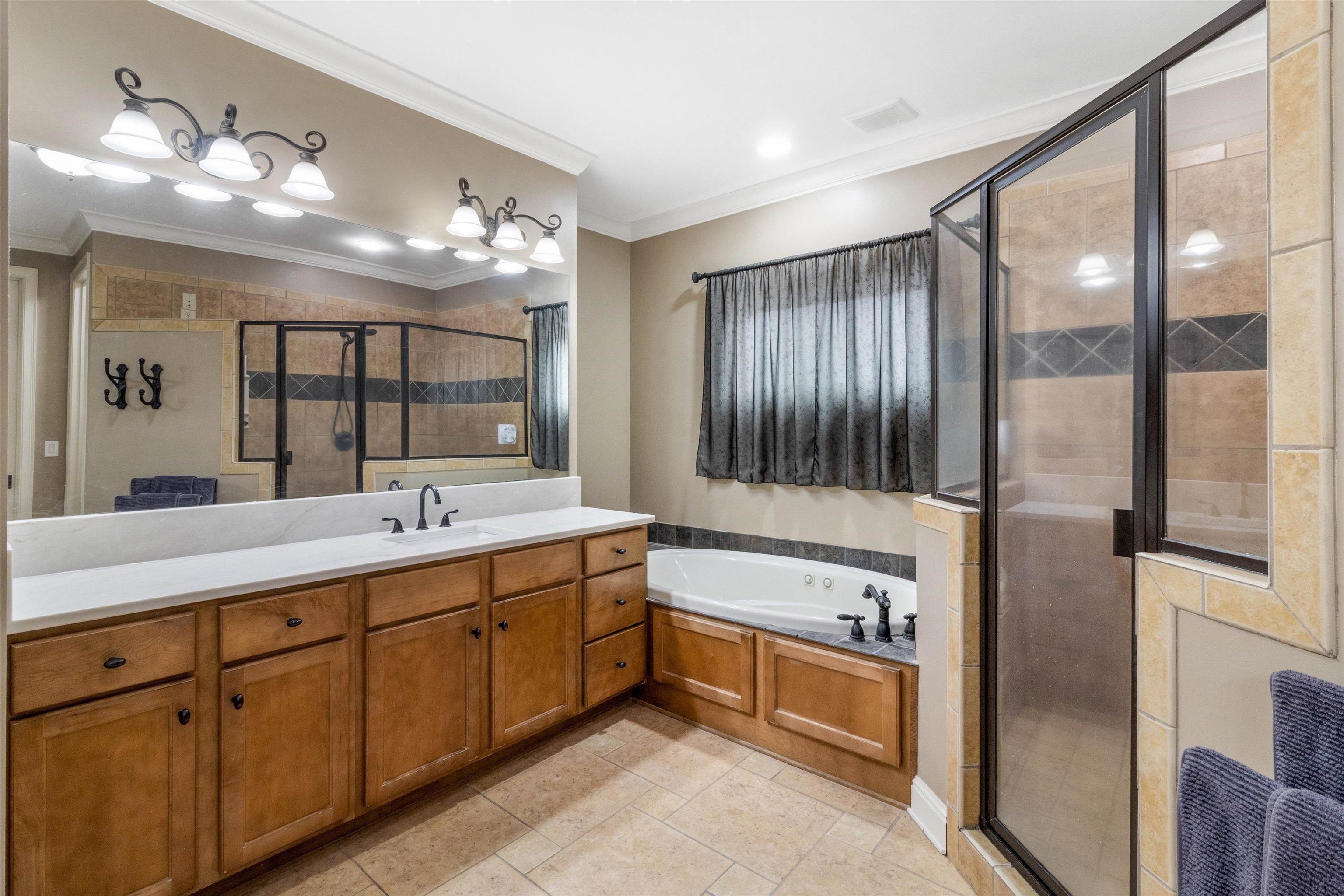3229 BEDFORD LN