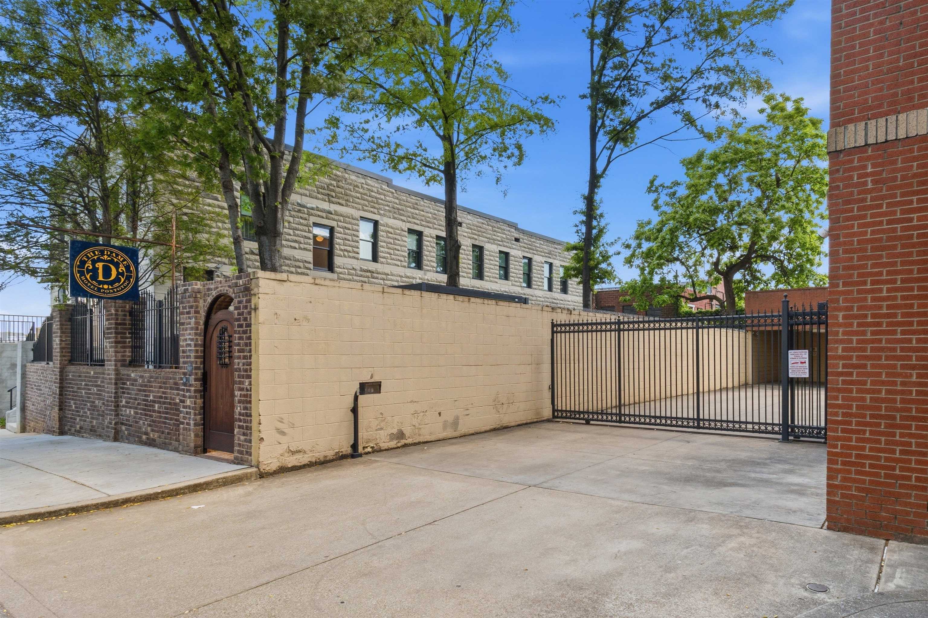 65 E PONTOTOC AVE Unit: 101