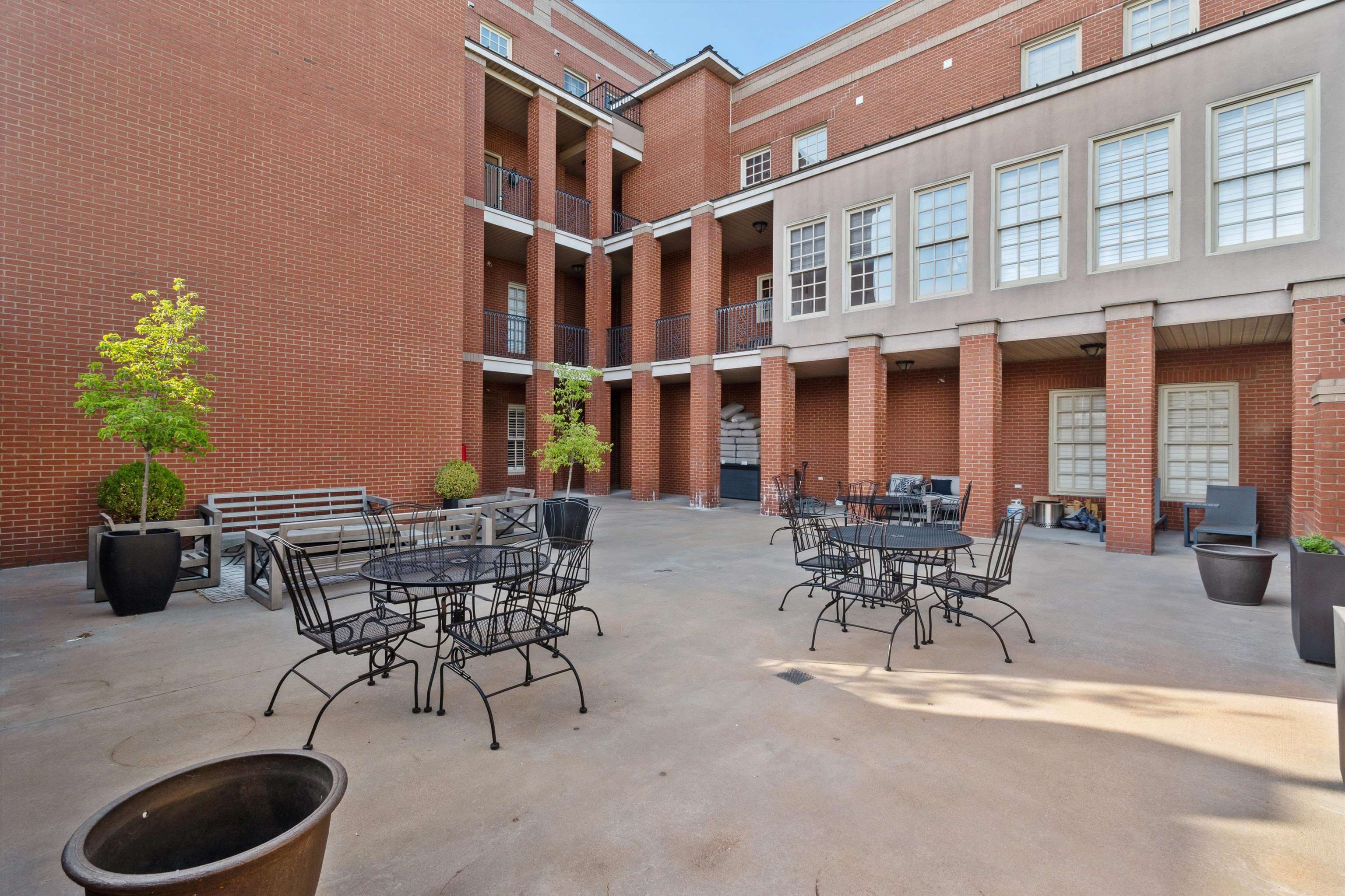 65 E PONTOTOC AVE Unit: 101