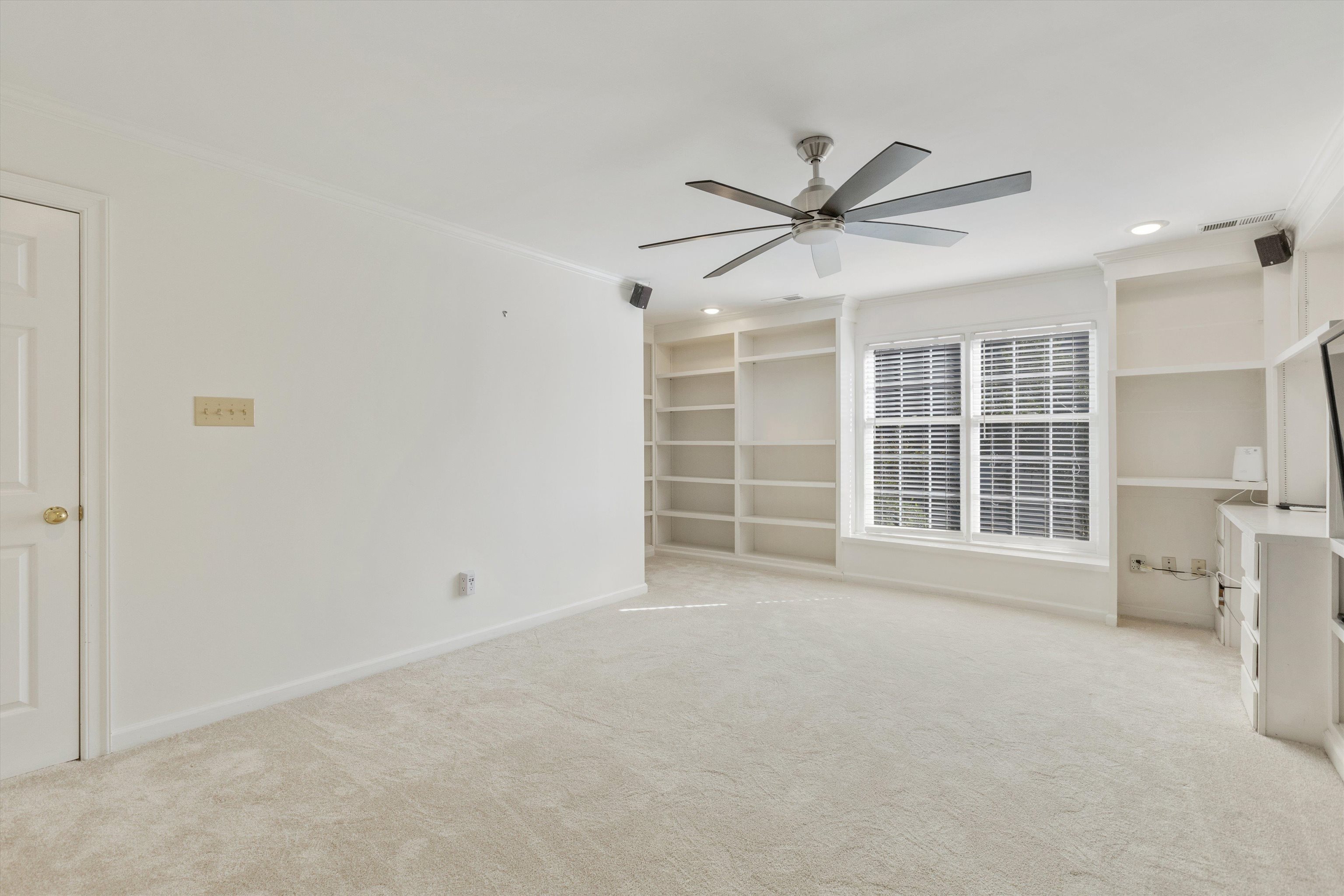 2088 DEERWOODS CV