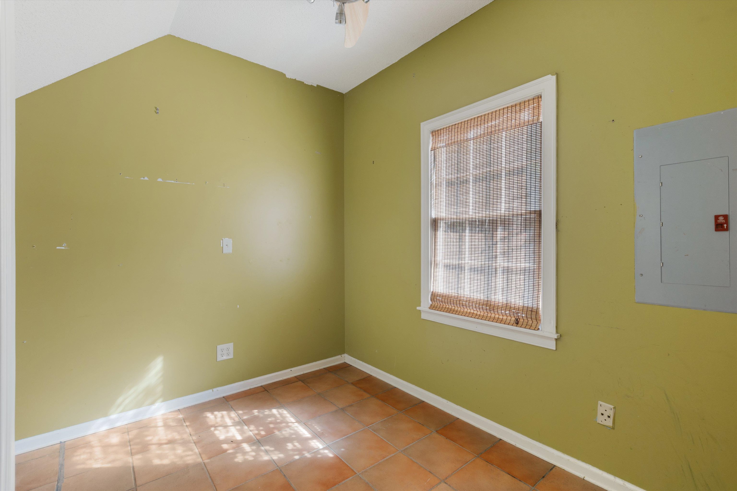 2088 DEERWOODS CV