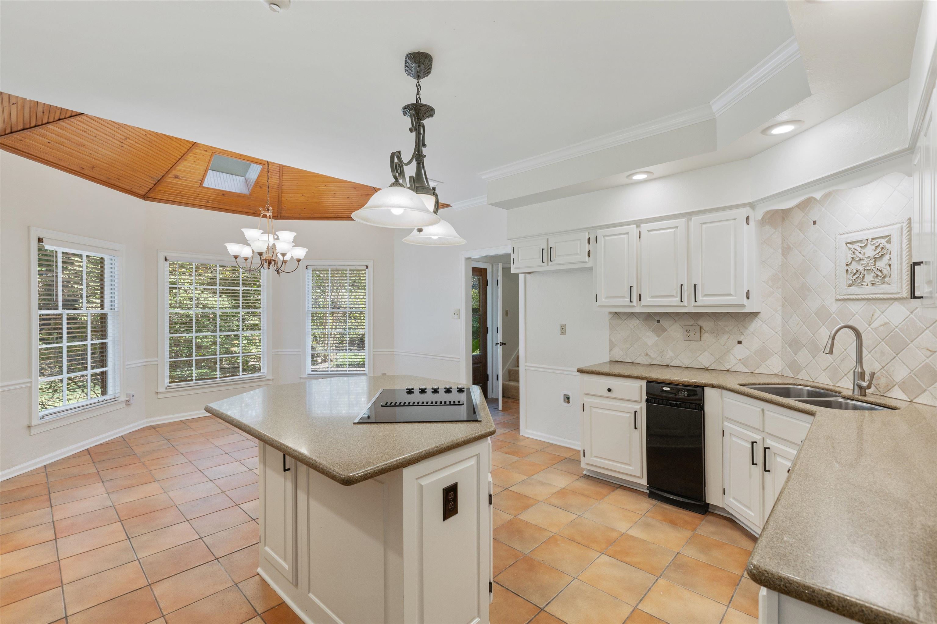 2088 DEERWOODS CV