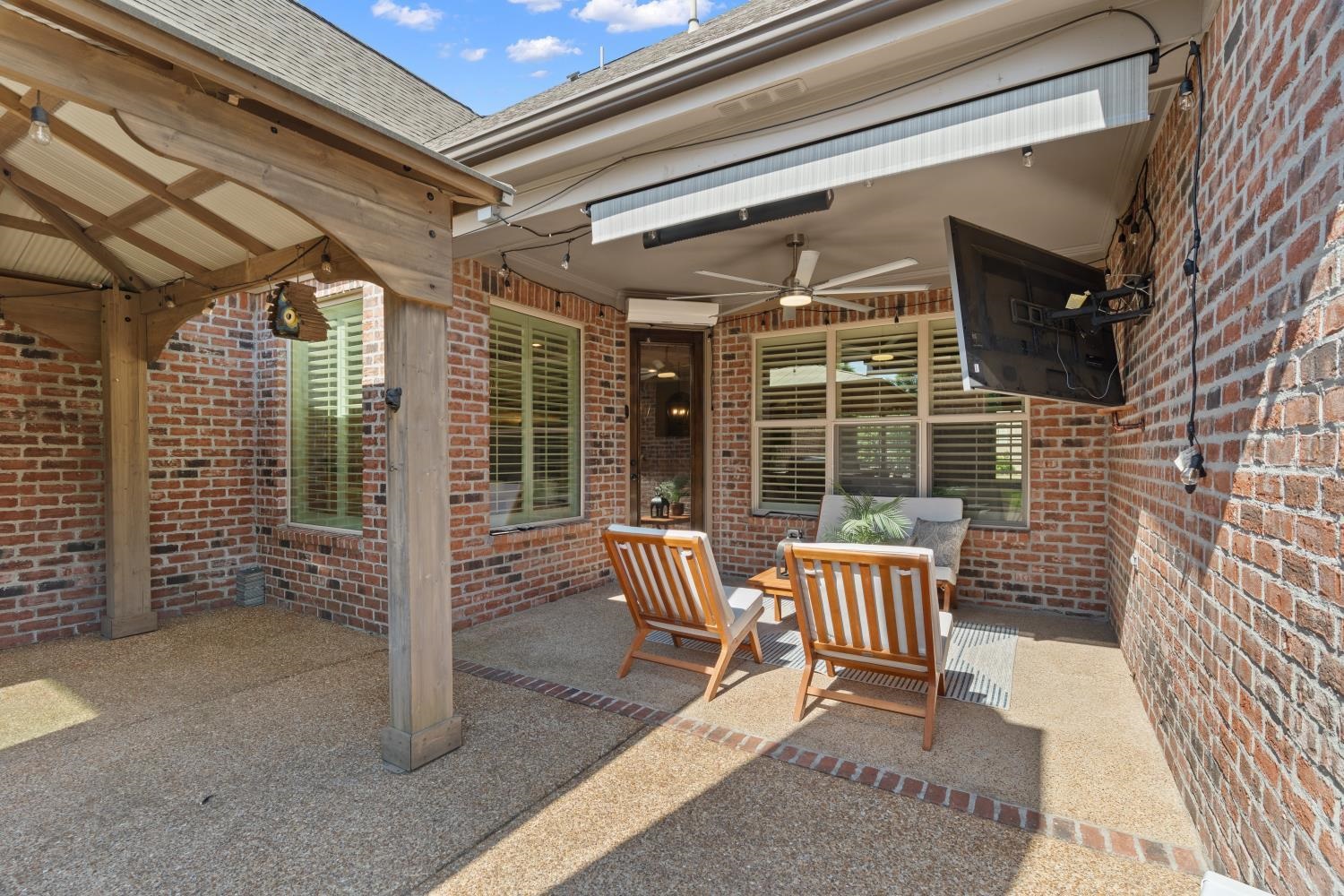 4454 CHESTNUT HILL DR
