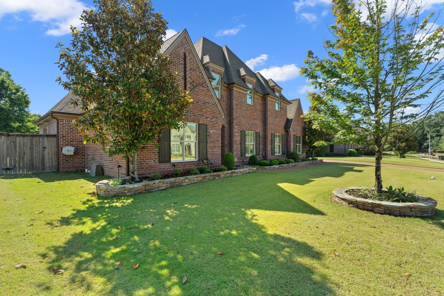 4454 CHESTNUT HILL DR