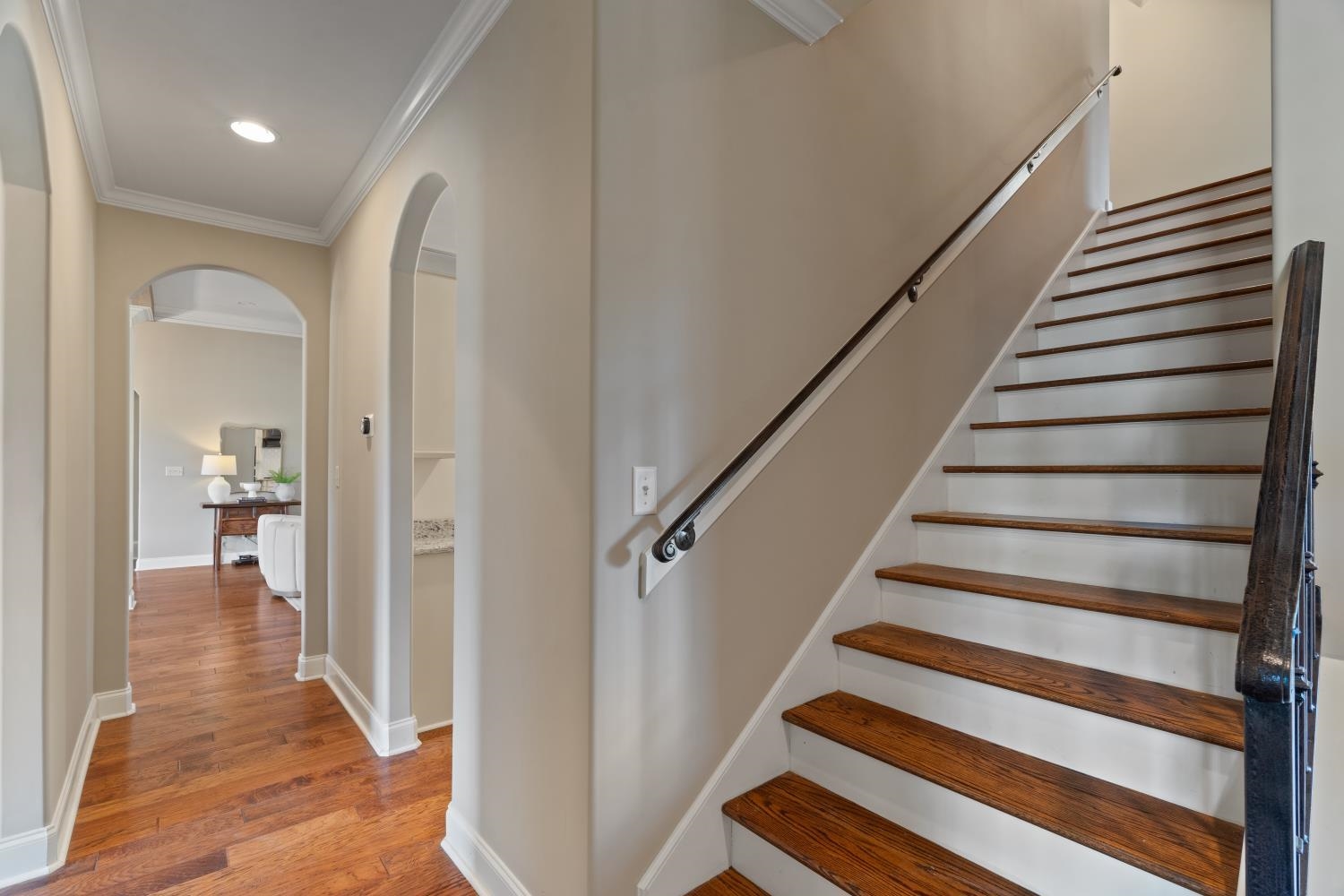 4454 CHESTNUT HILL DR