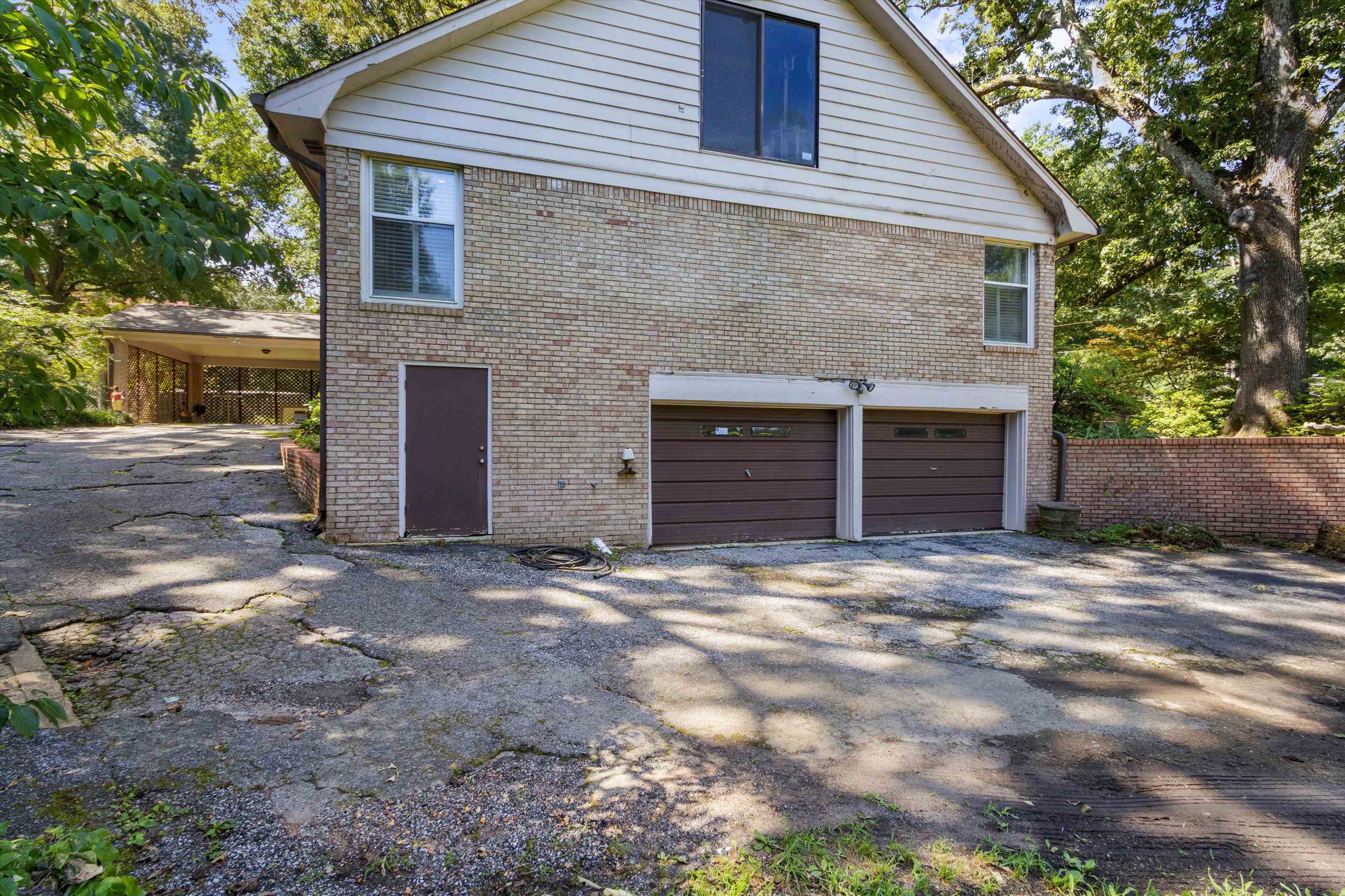2532 E HAWTHORNE RD