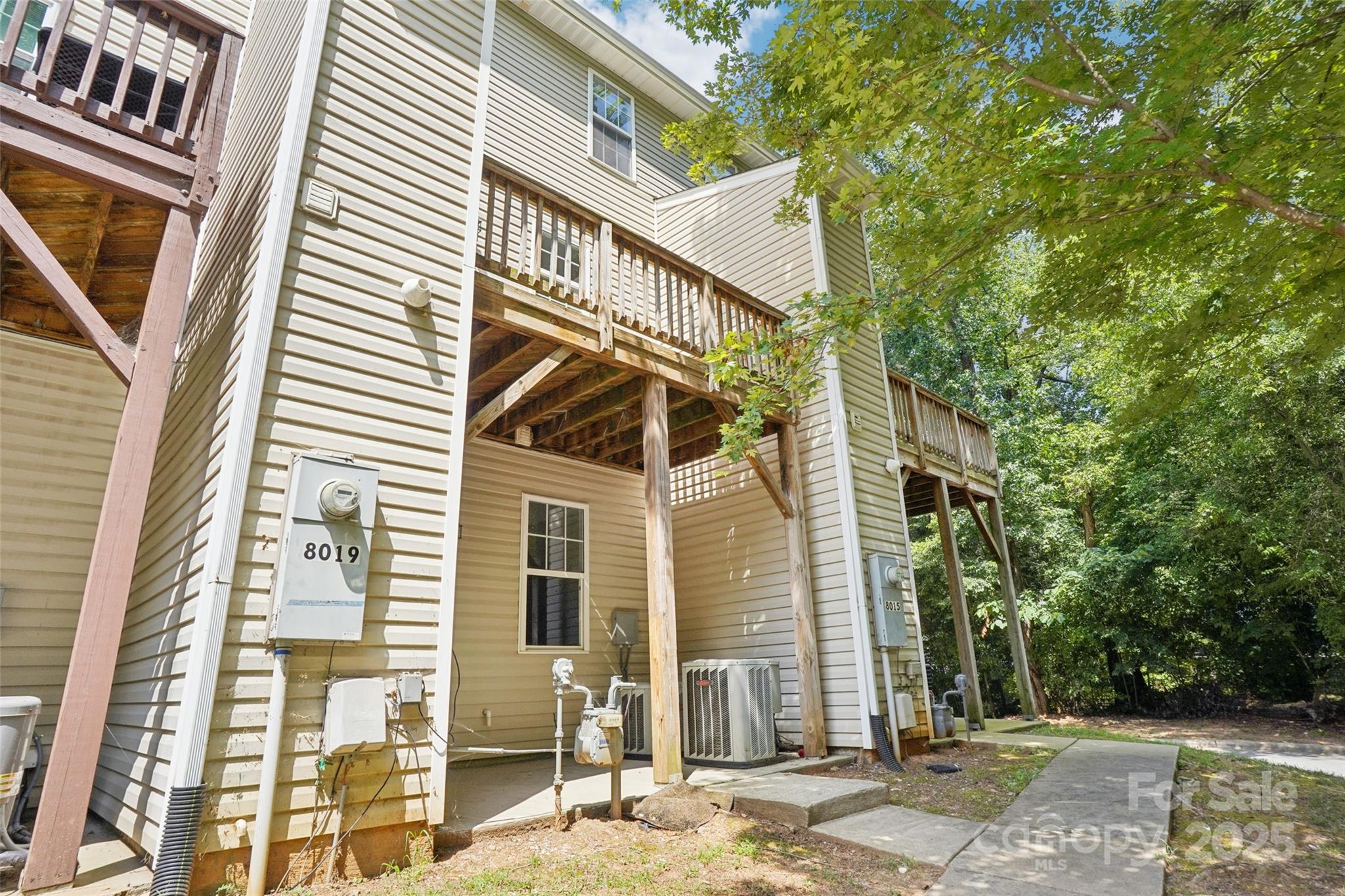 8019 Kings Creek Drive