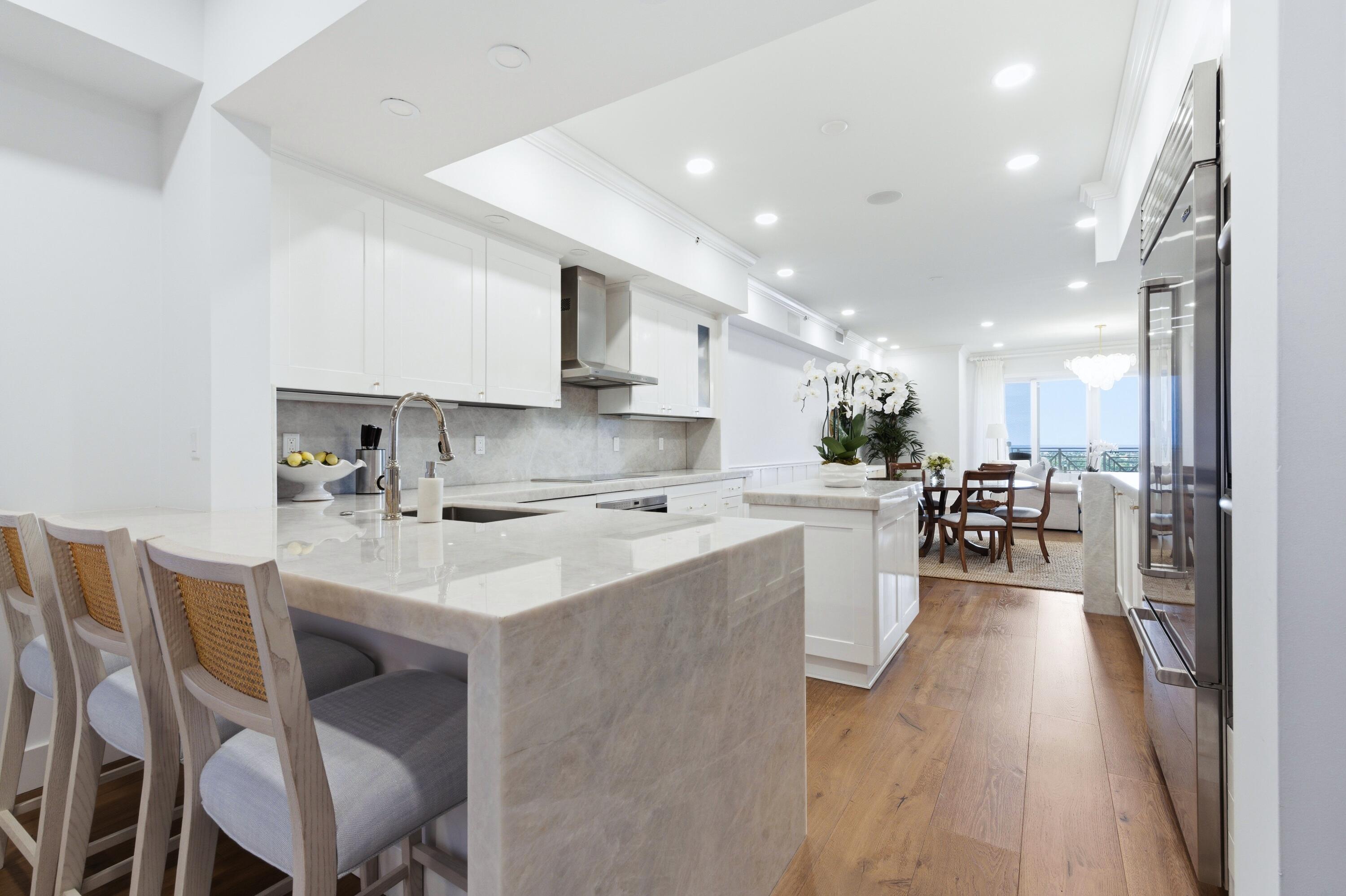 201 S Narcissus Avenue 1102