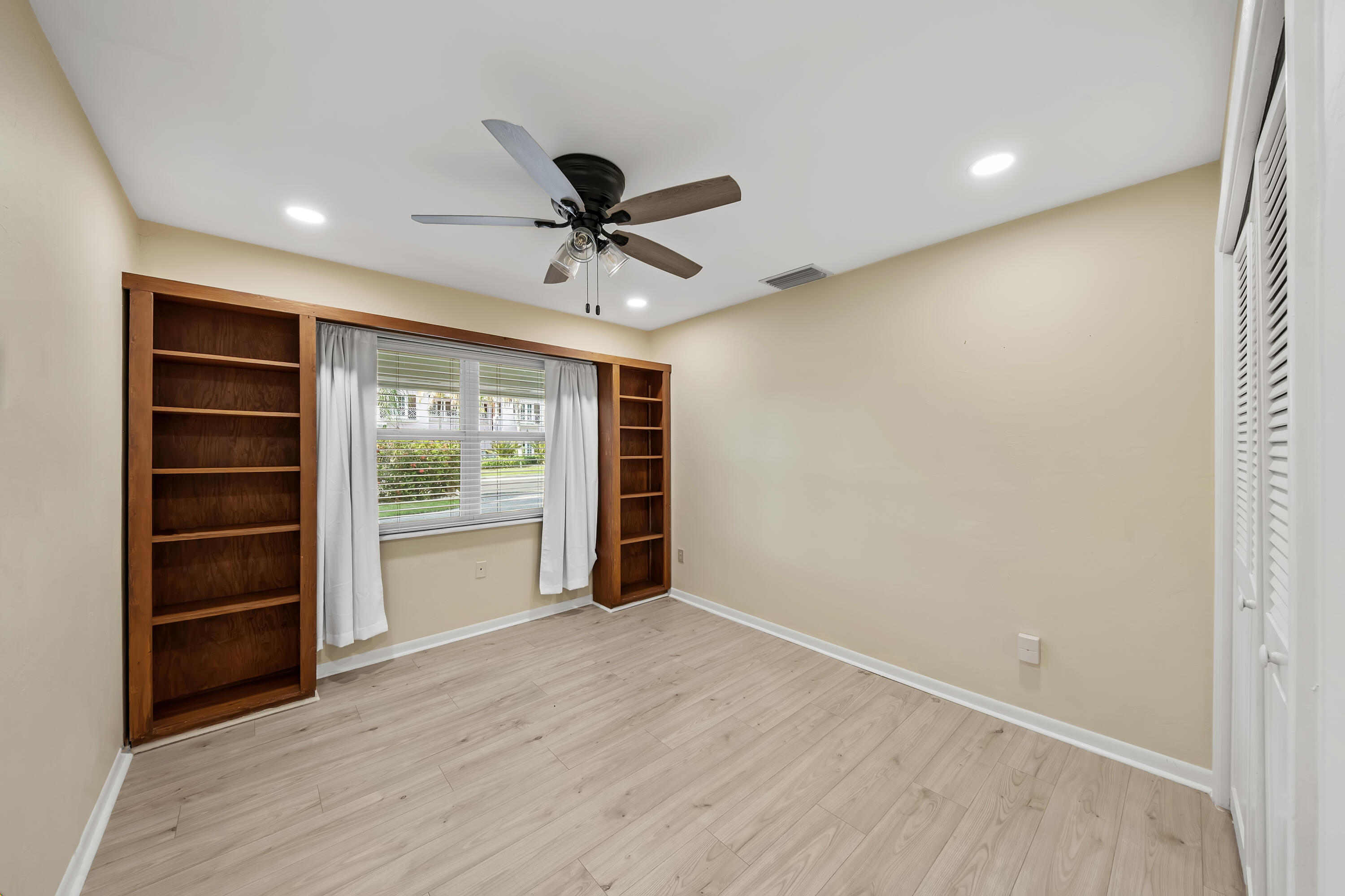 129 Alhambra Place