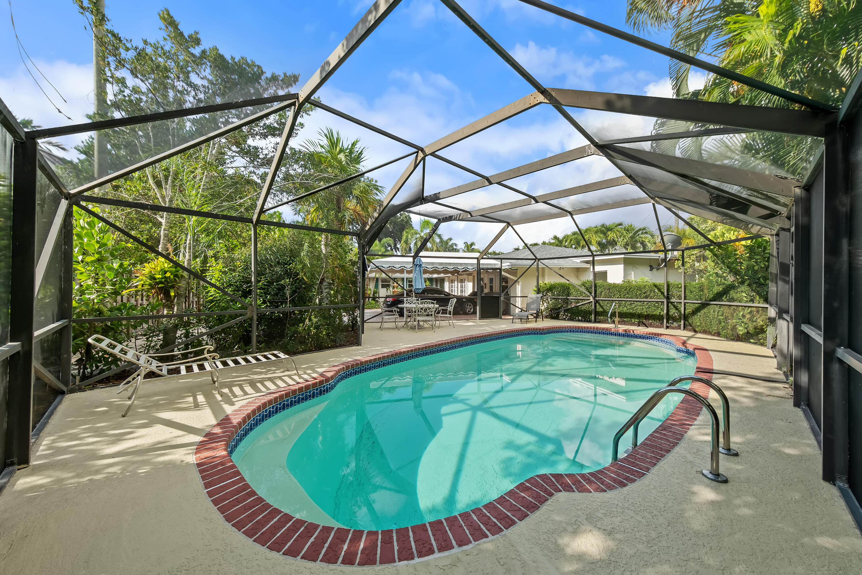 129 Alhambra Place