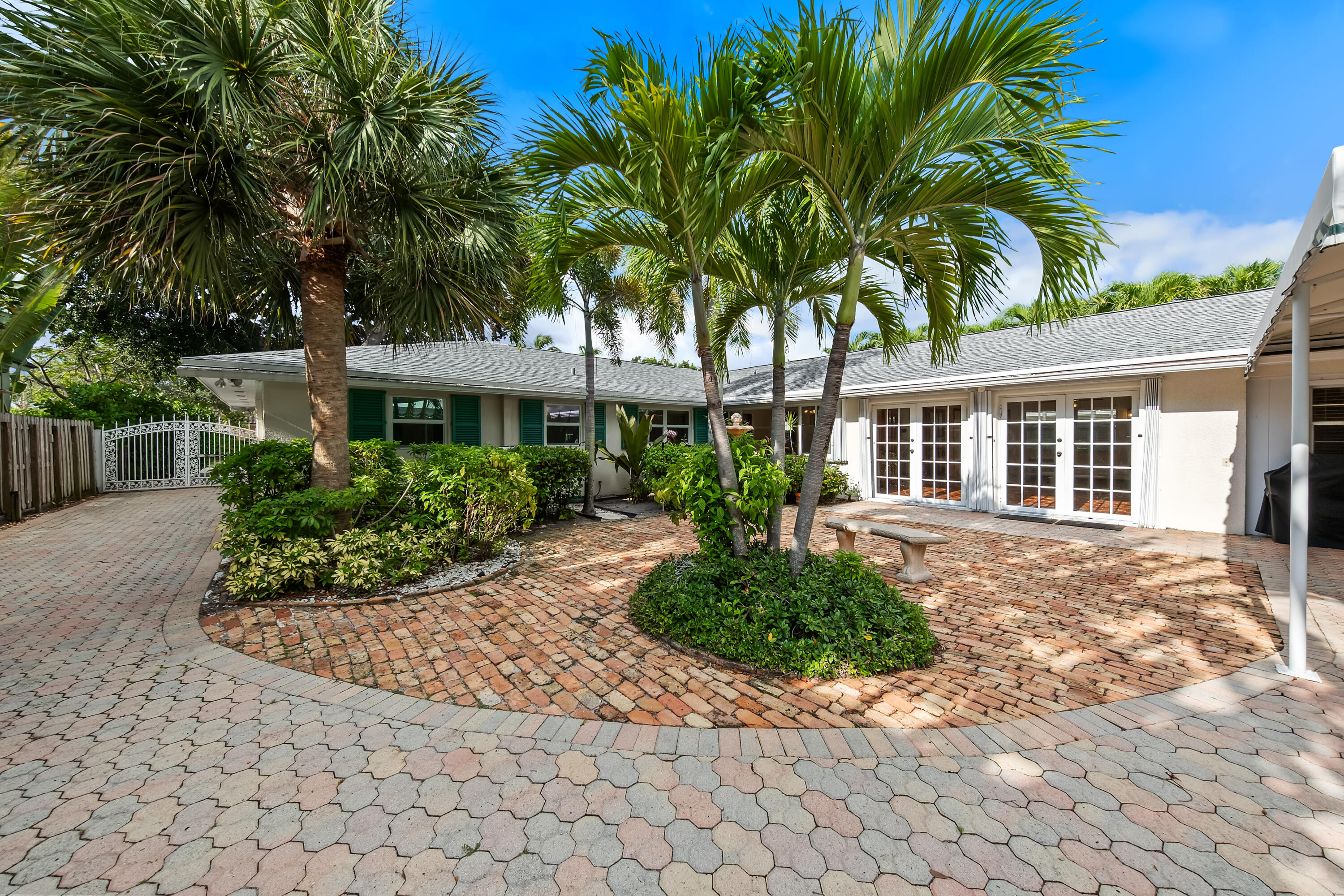 129 Alhambra Place