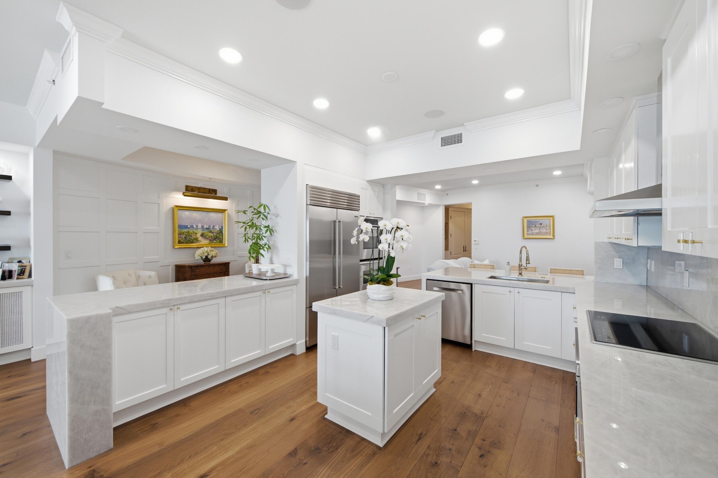 201 S NARCISSUS Avenue 1102