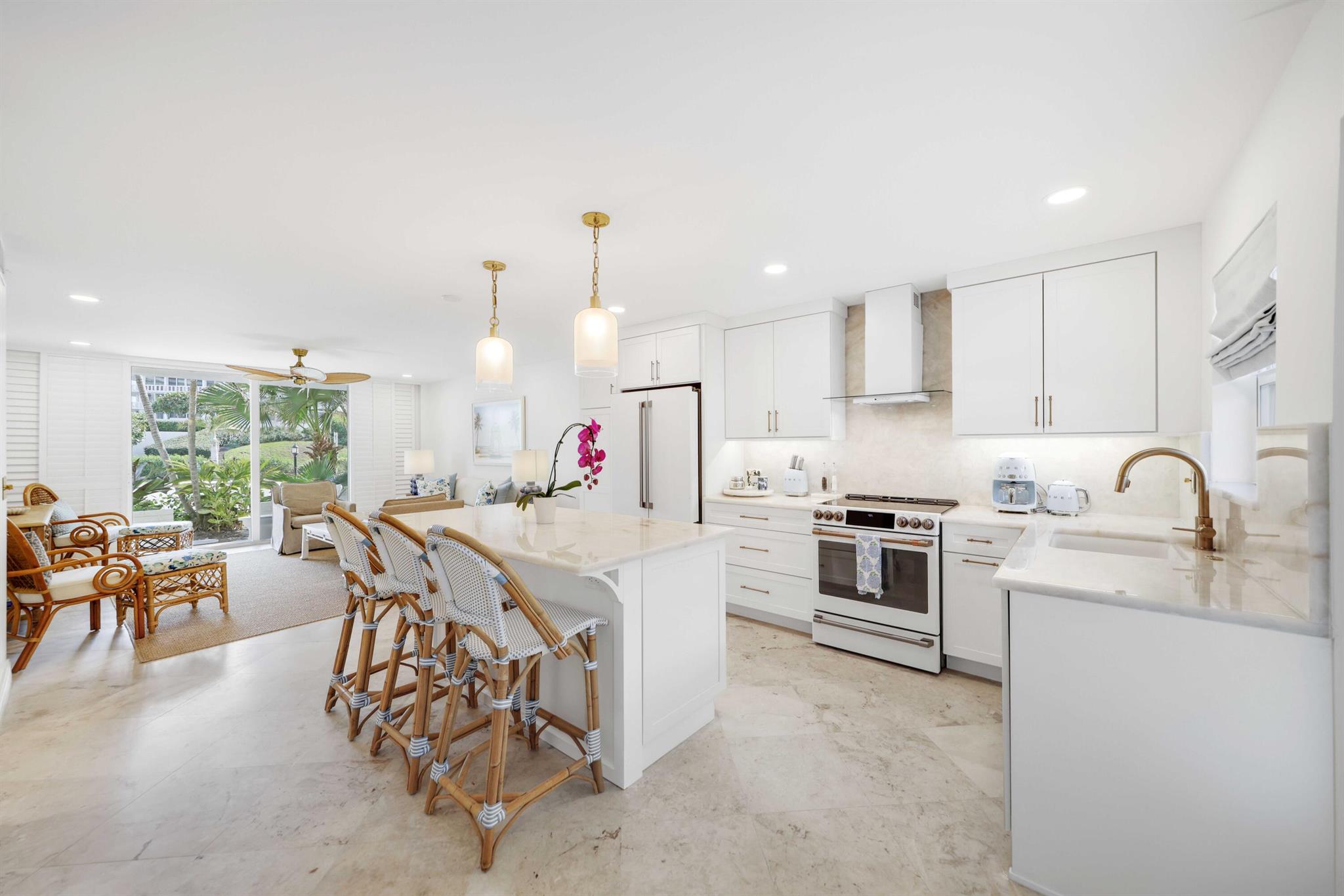 139 Sunrise Avenue 1040