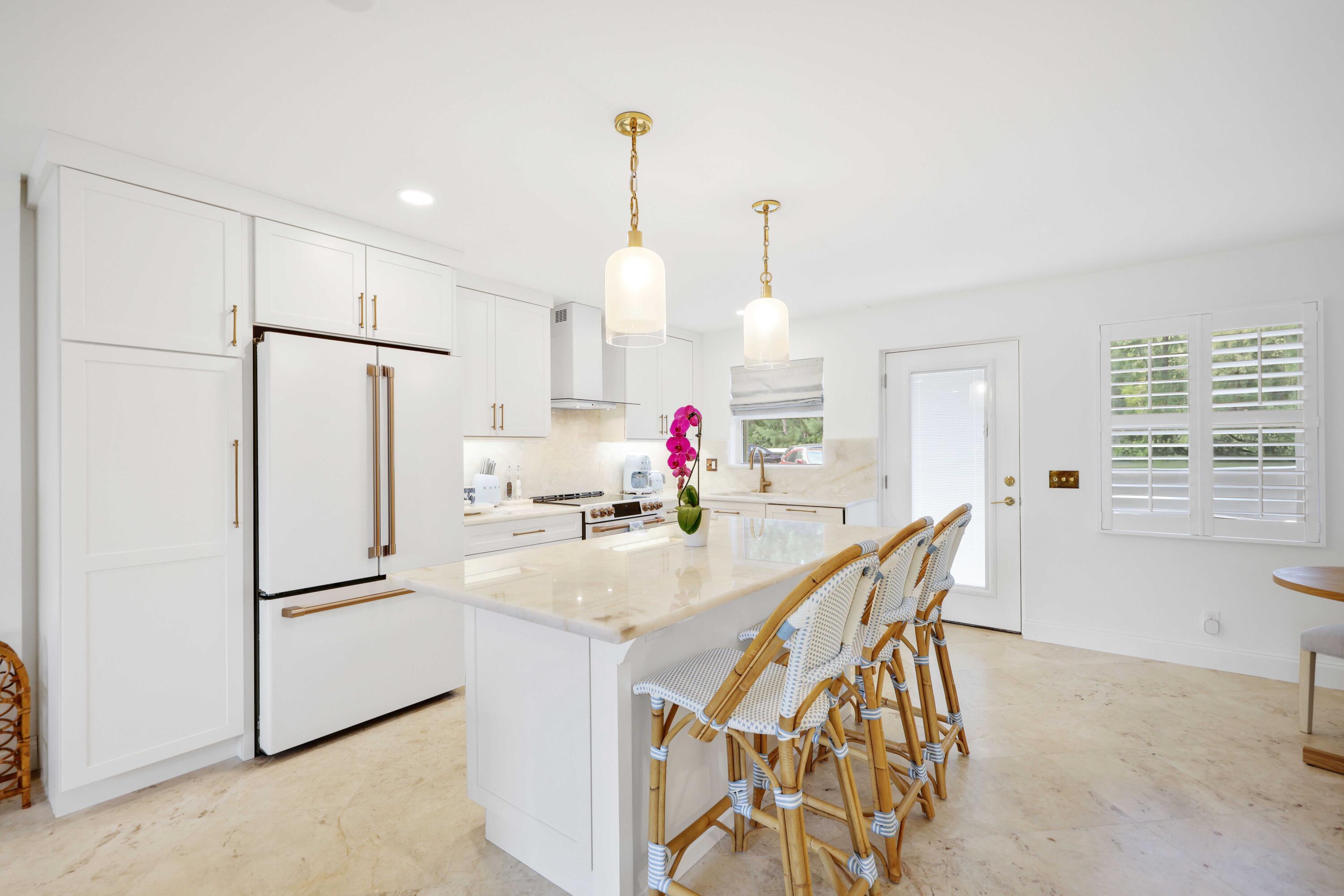 139 Sunrise Avenue 1040