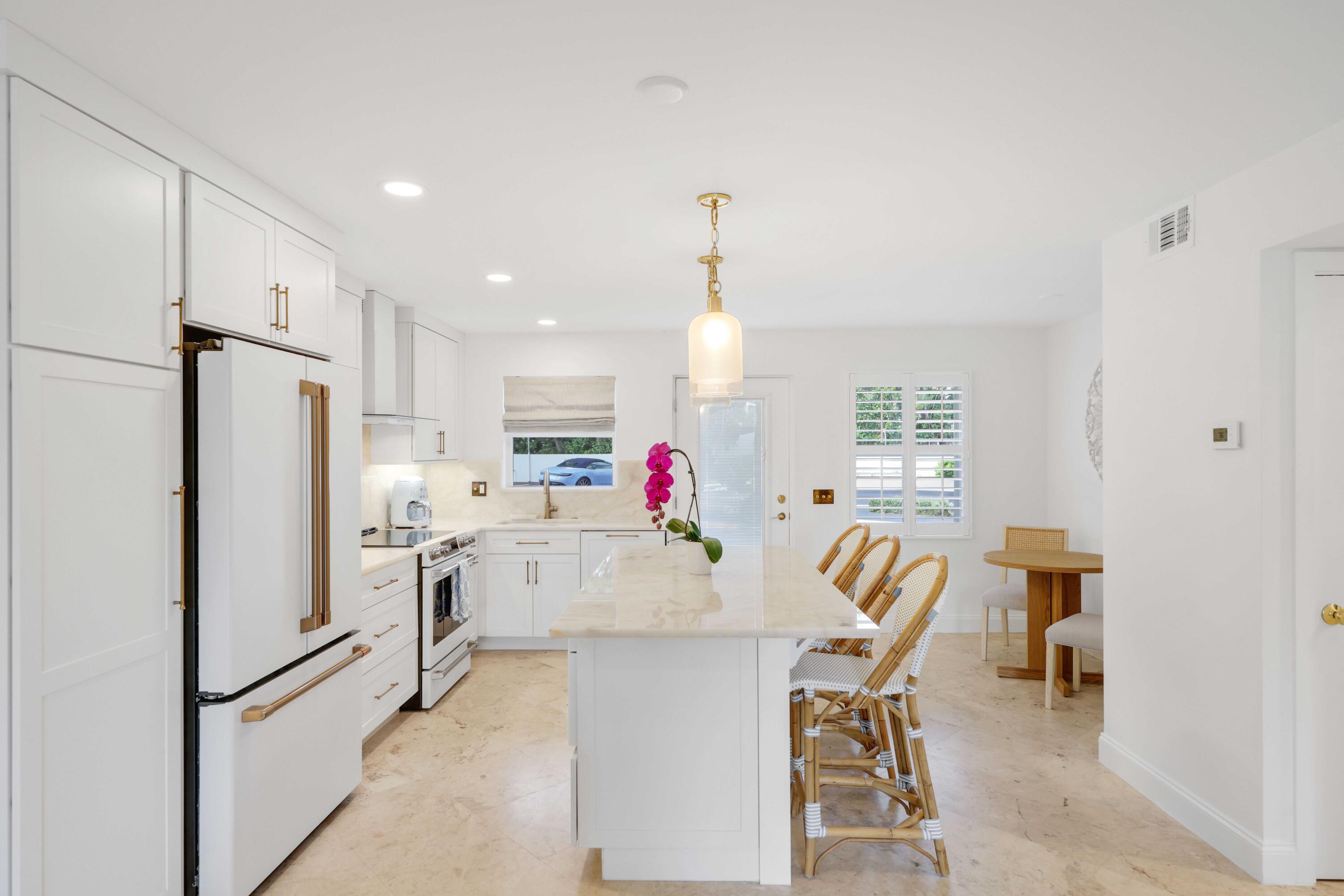 139 Sunrise Avenue 1040