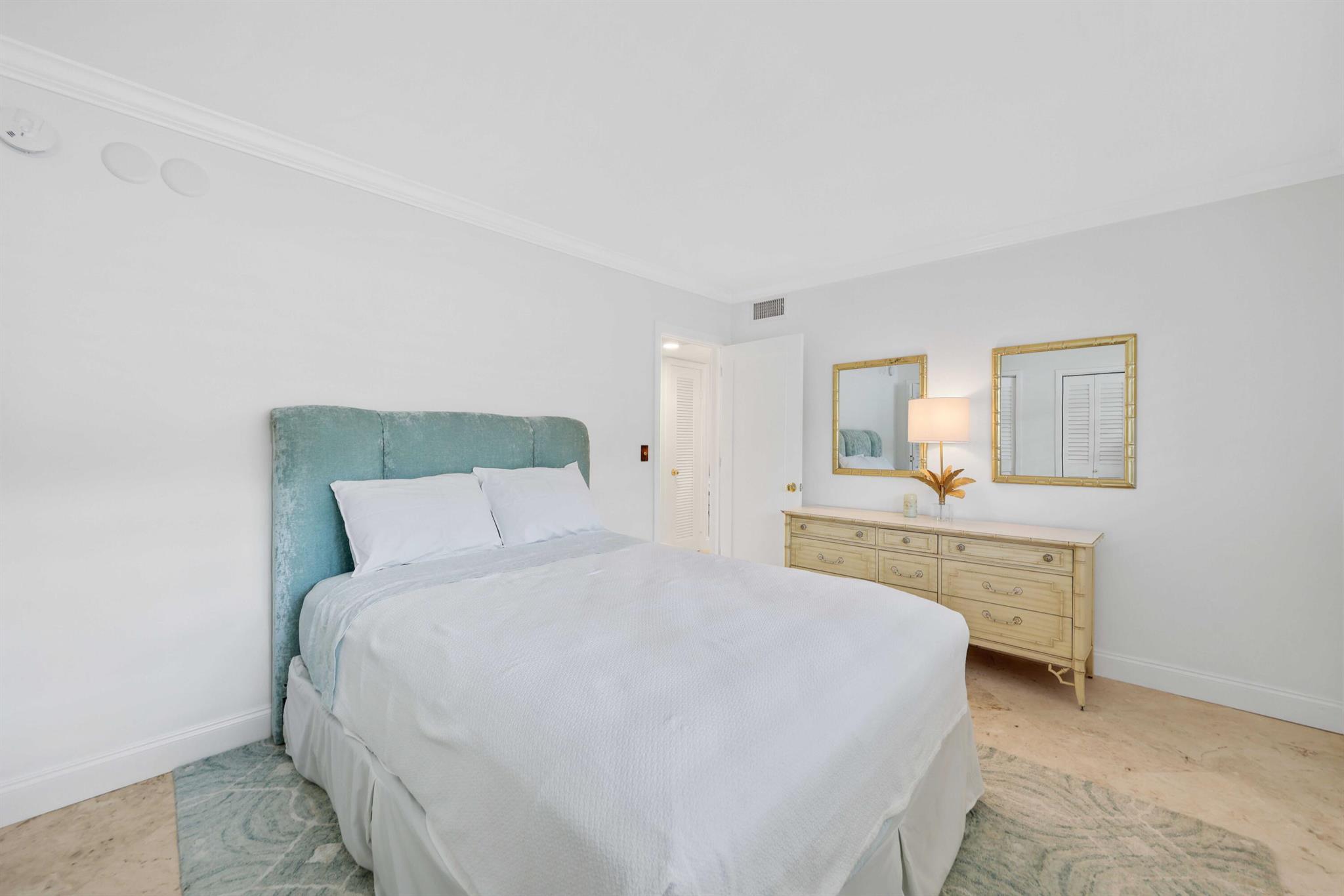139 Sunrise Avenue 1040
