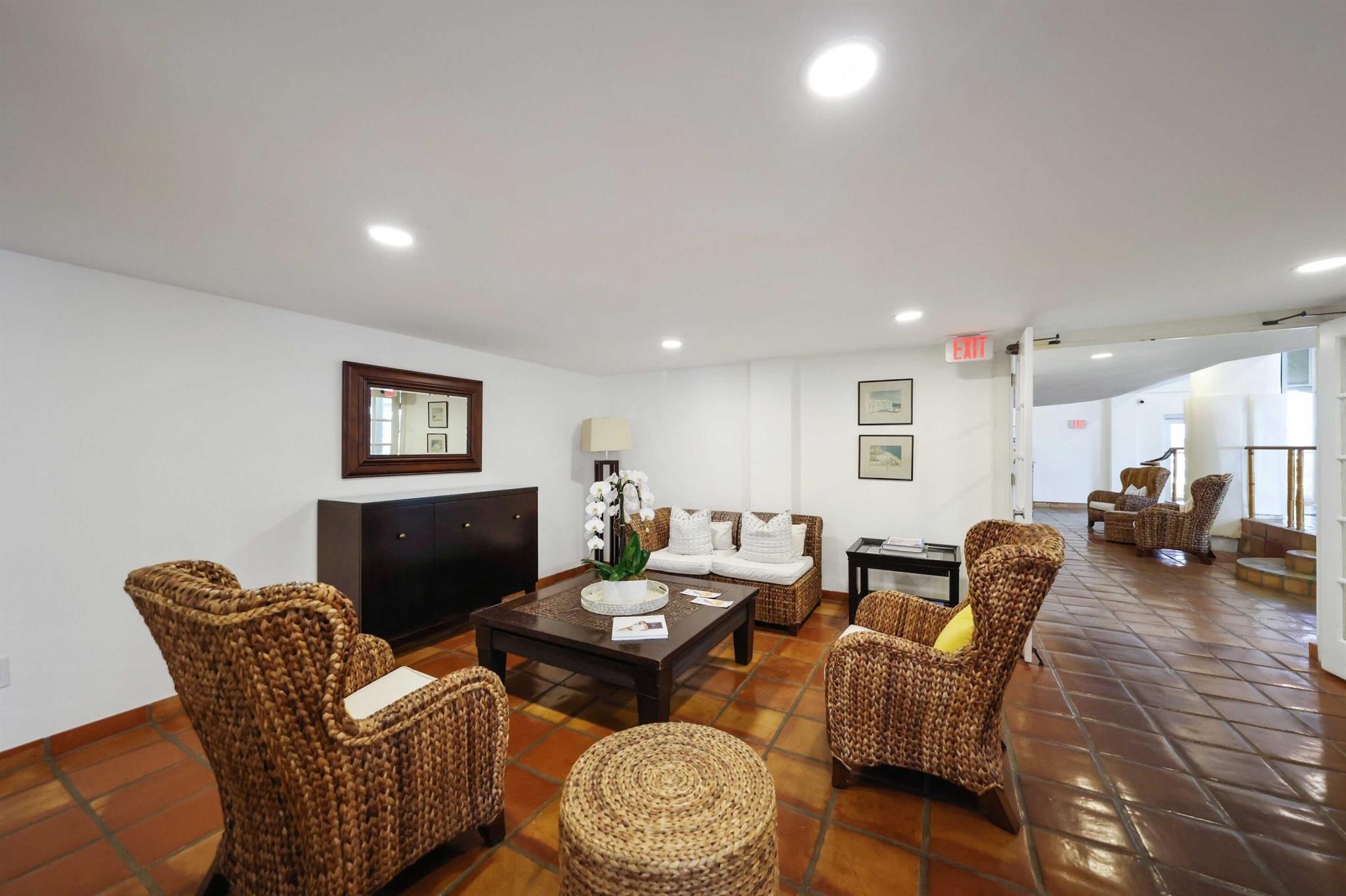 139 Sunrise Avenue 1040