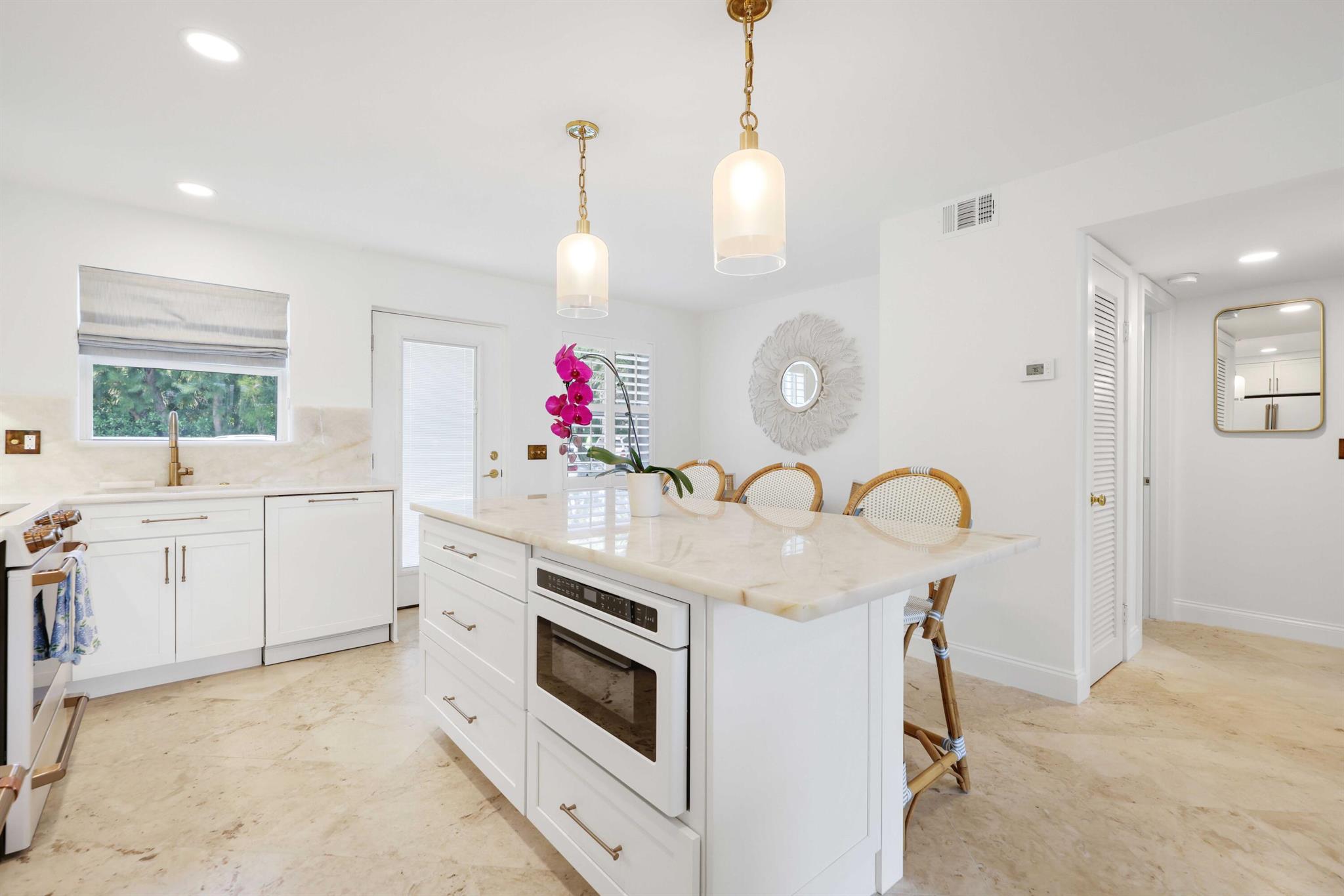 139 Sunrise Avenue 1040