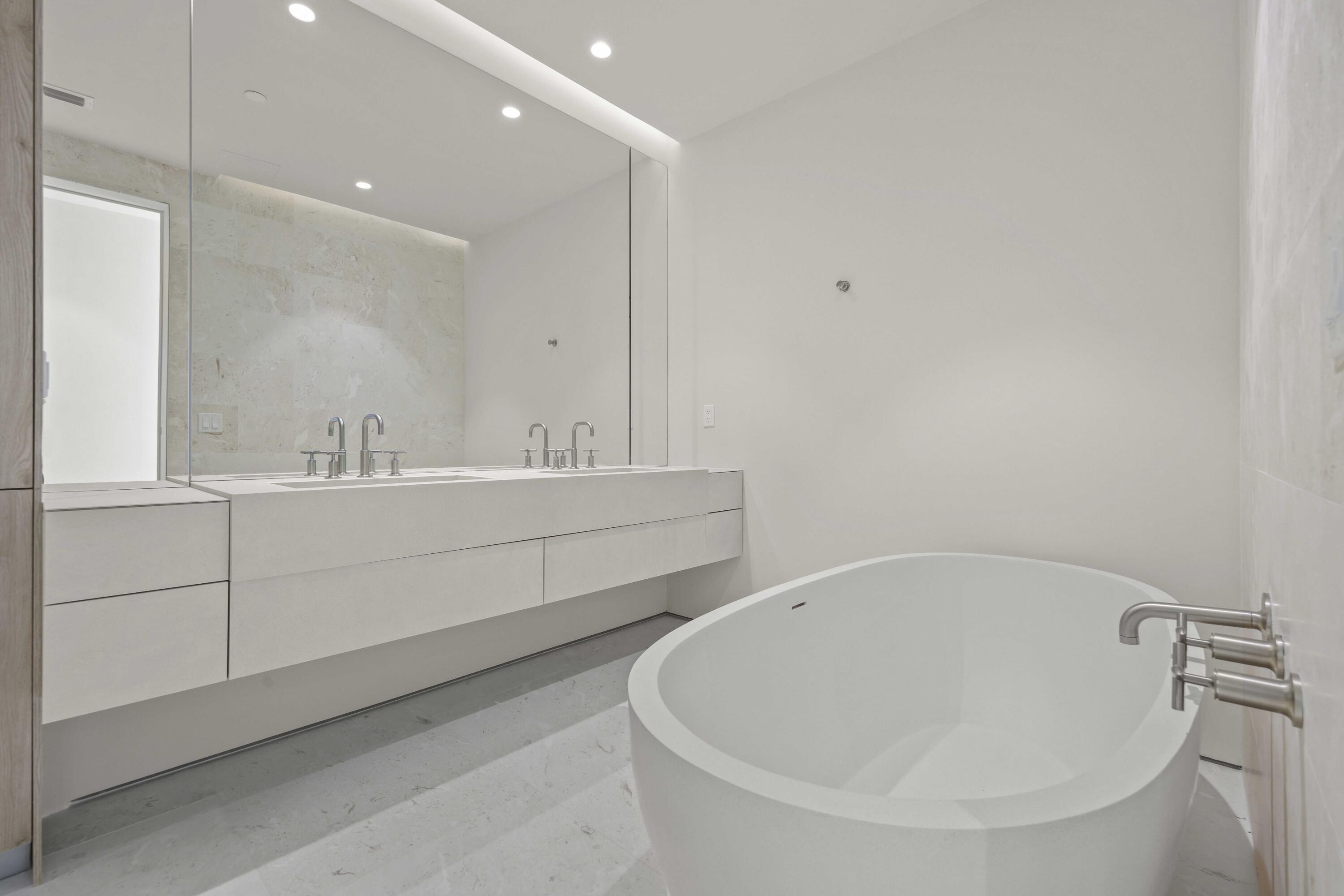 200 Arkona Court 2203