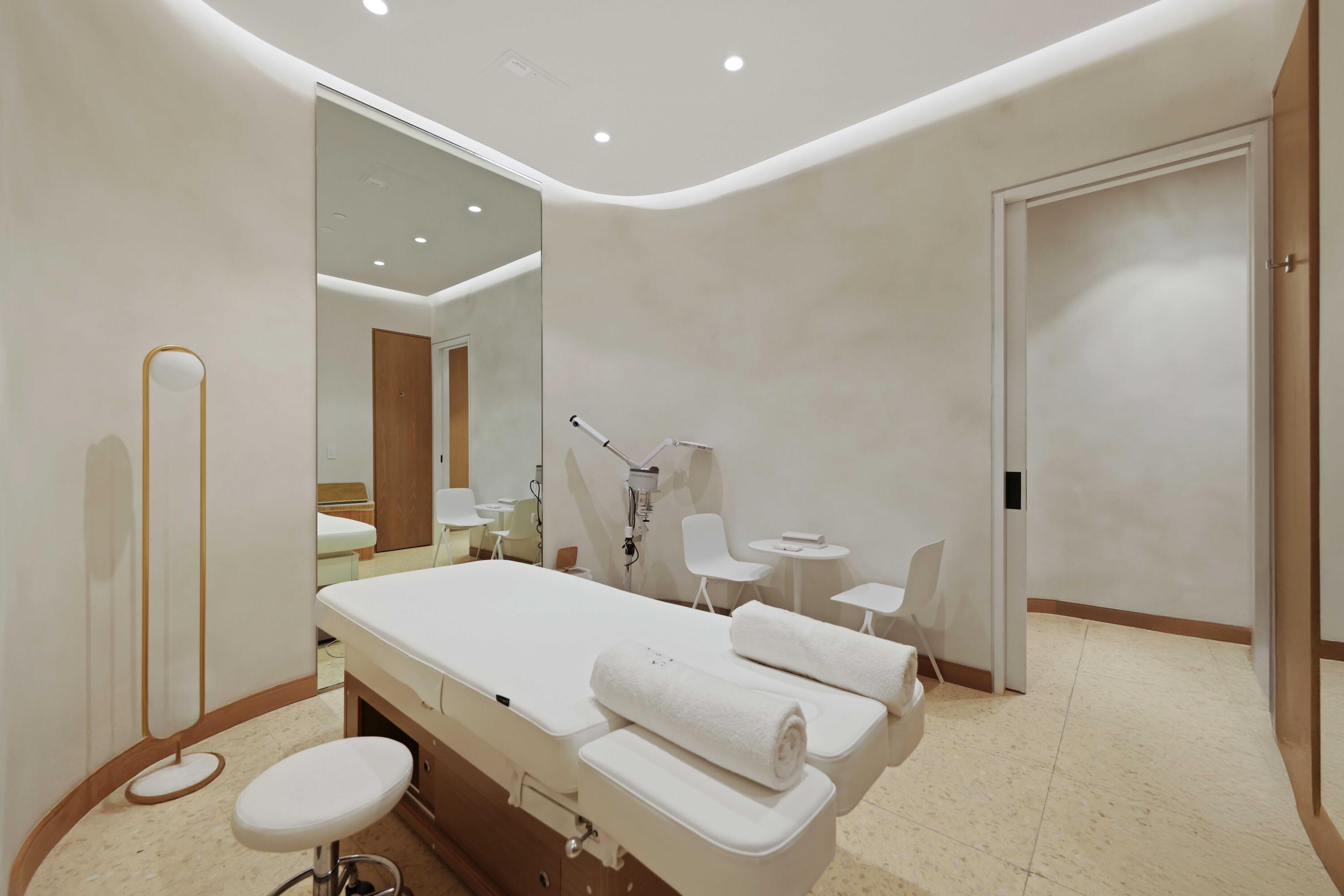 200 Arkona Court 2203