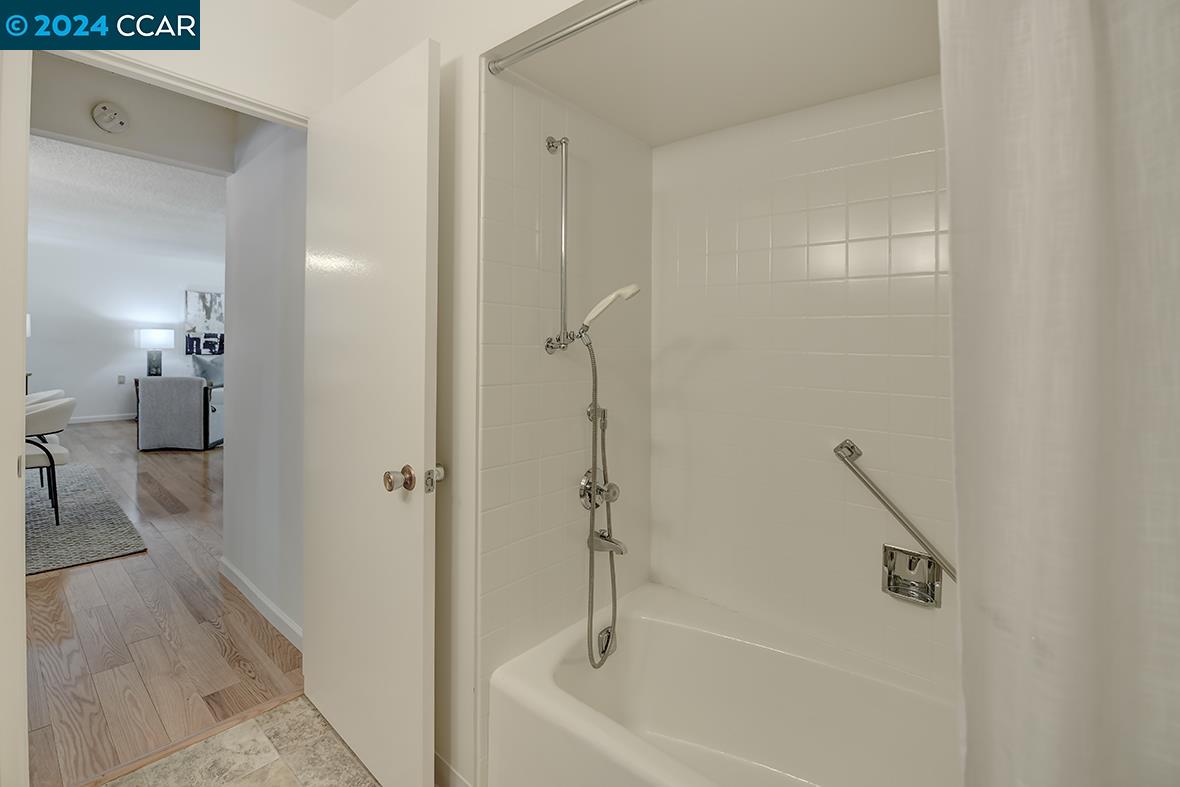 1833 Skycrest Dr # 4