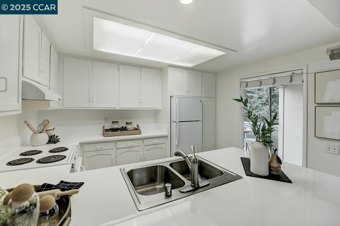 1408 Golden Rain Rd # 1