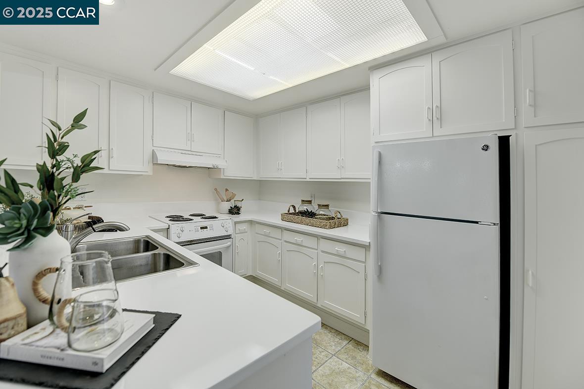 1408 Golden Rain Rd # 1