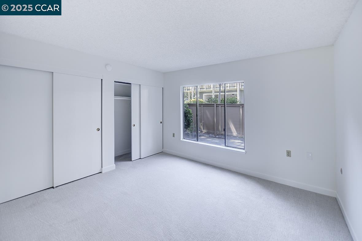 1125 Singingwood Ct # 4