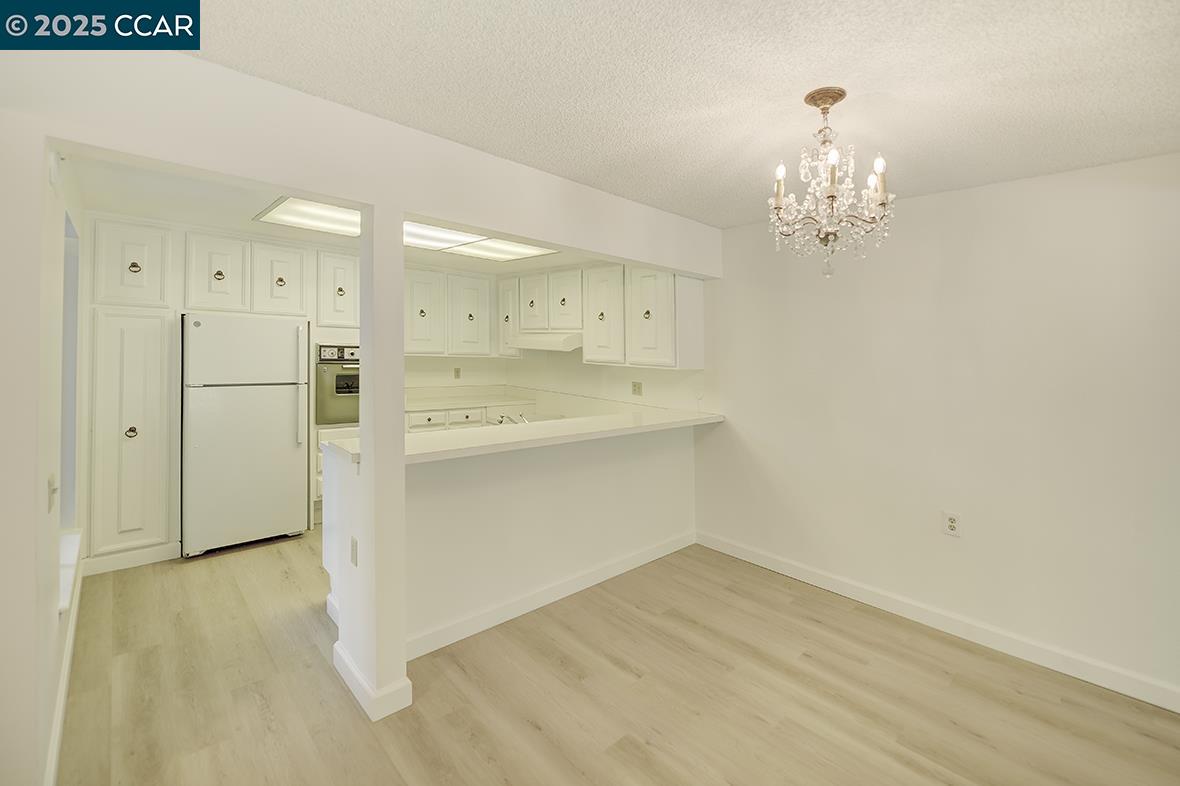 1125 Singingwood Ct # 4