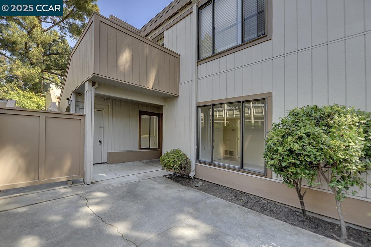 1125 Singingwood Ct # 4