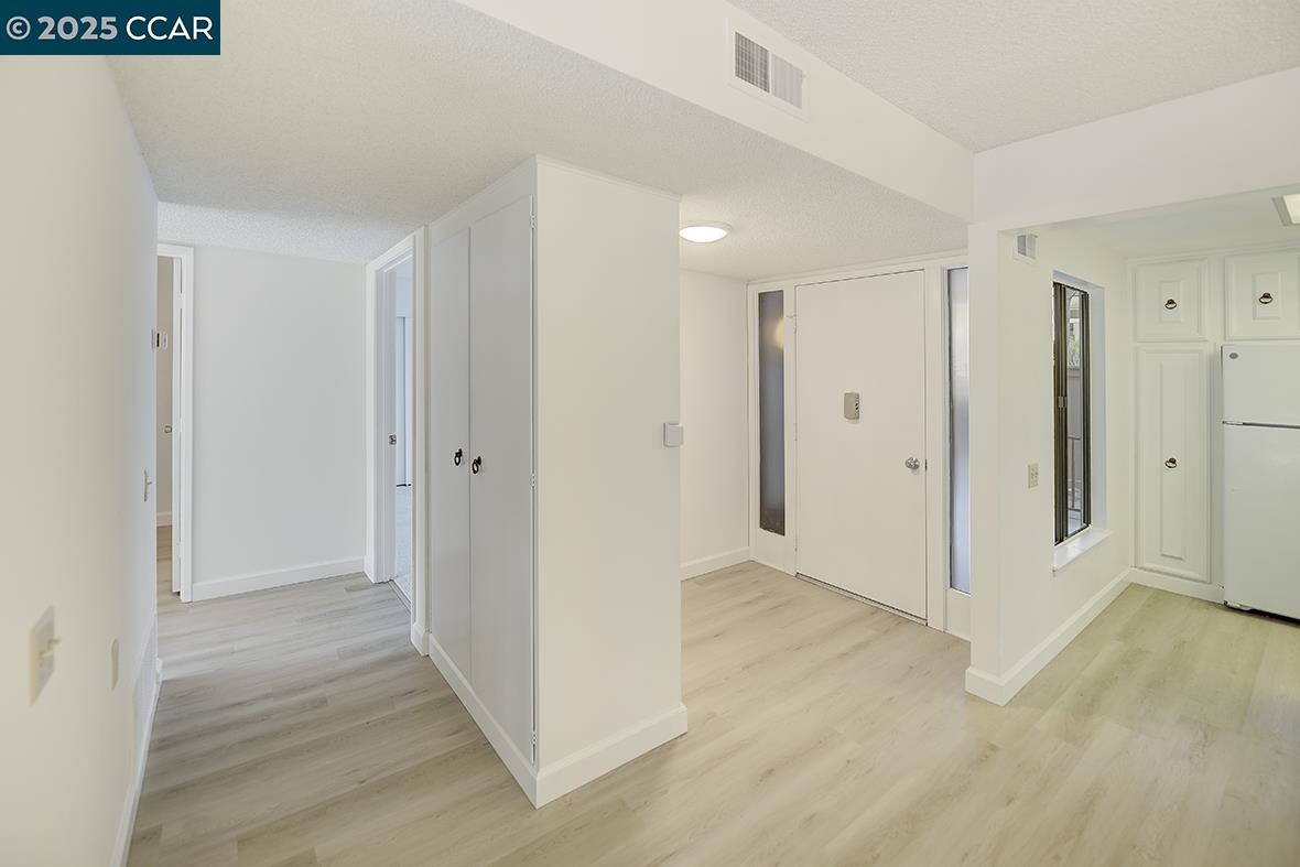 1125 Singingwood Ct # 4