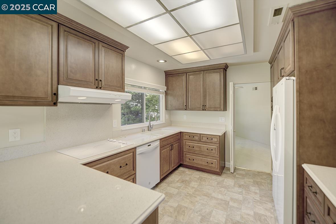 3377 Rossmoor Pkwy # 3