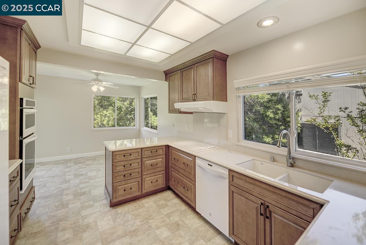 3377 Rossmoor Pkwy # 3