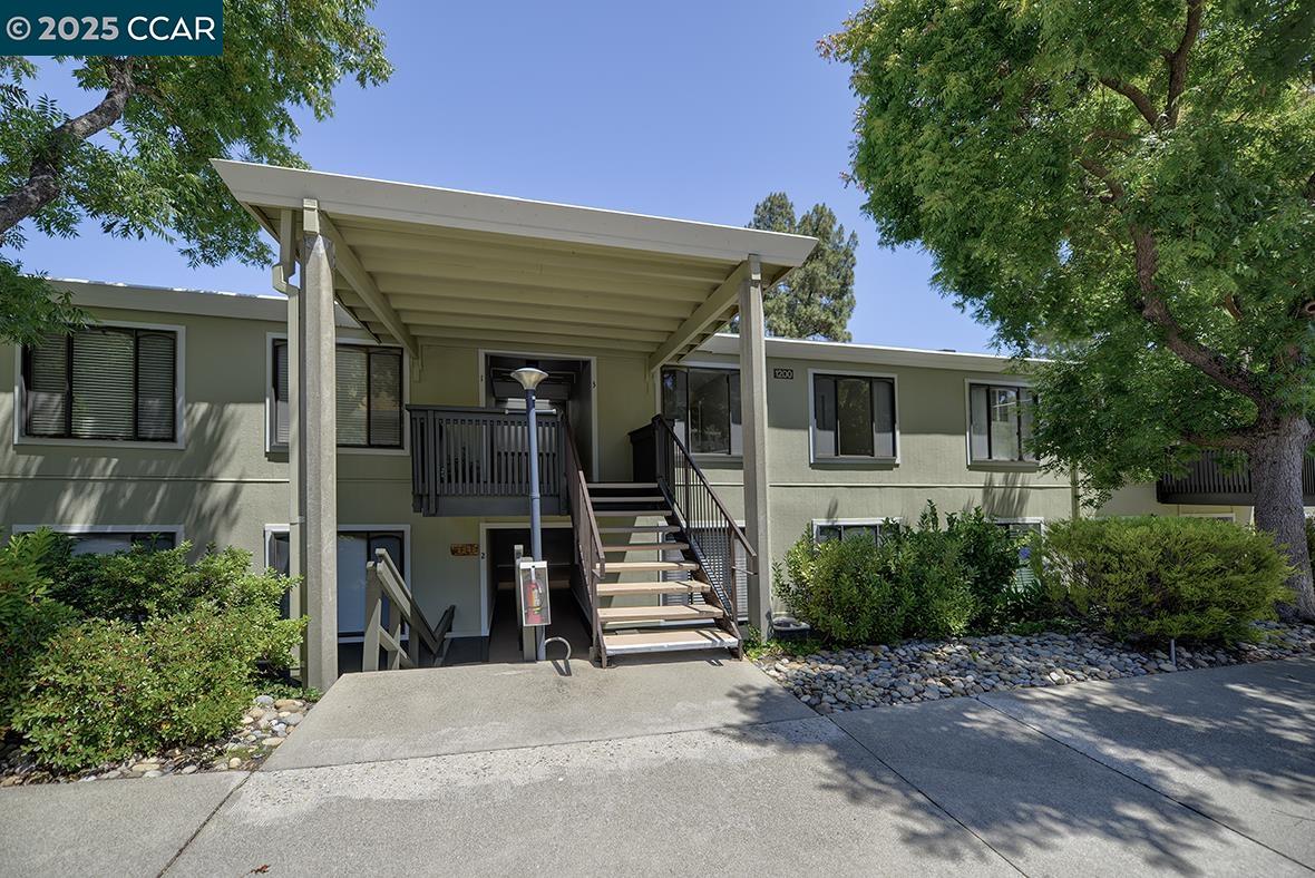 1200 Oakmont Dr # 3