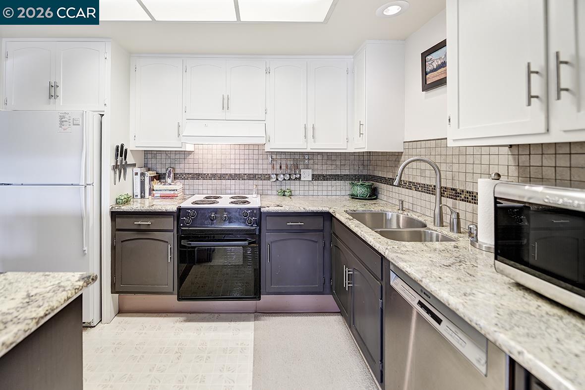 1548 Golden Rain Rd # 9