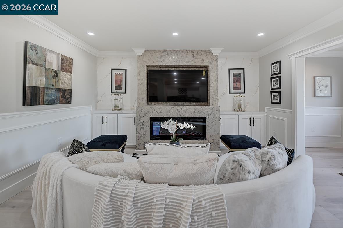 2601 Pine Knoll Dr # 16