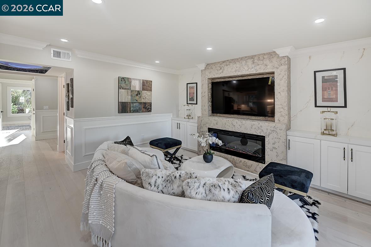 2601 Pine Knoll Dr # 16