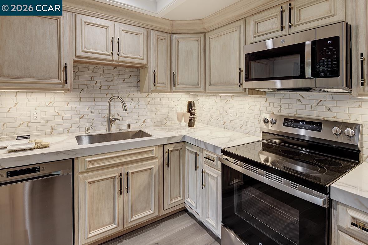 2601 Pine Knoll Dr # 8