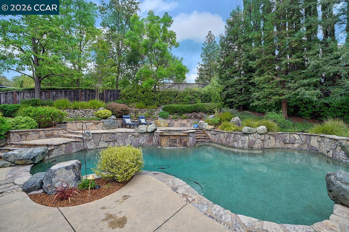 304 Livorna Heights Rd