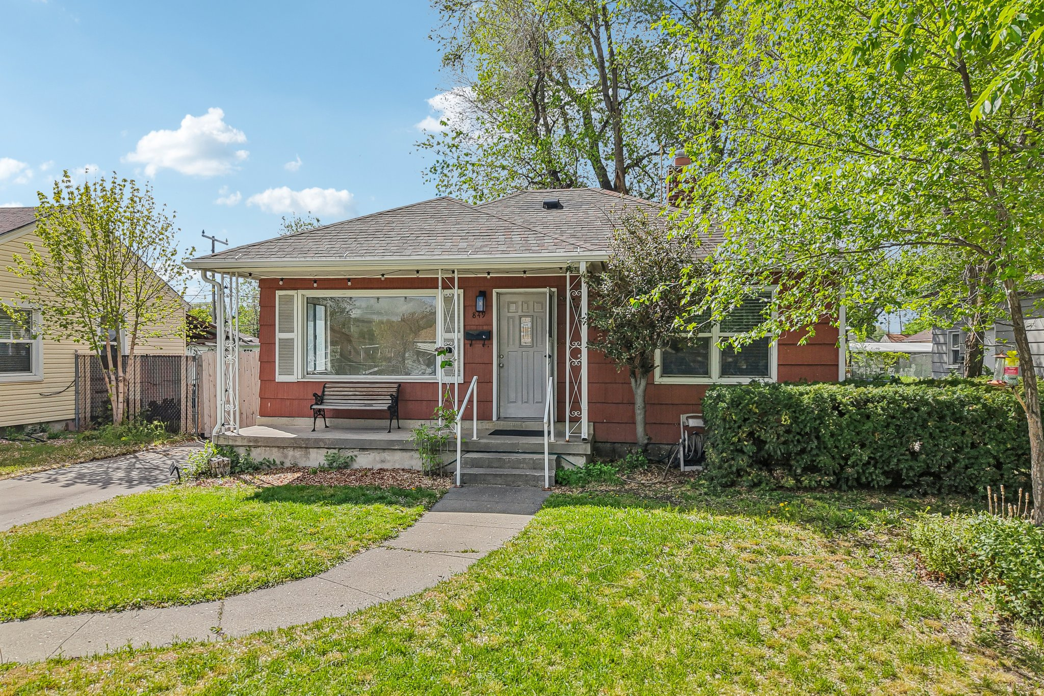 849 W MONTAGUE AVE