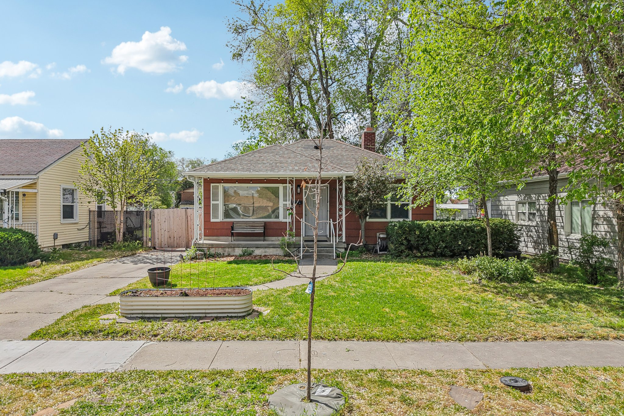 849 W MONTAGUE AVE