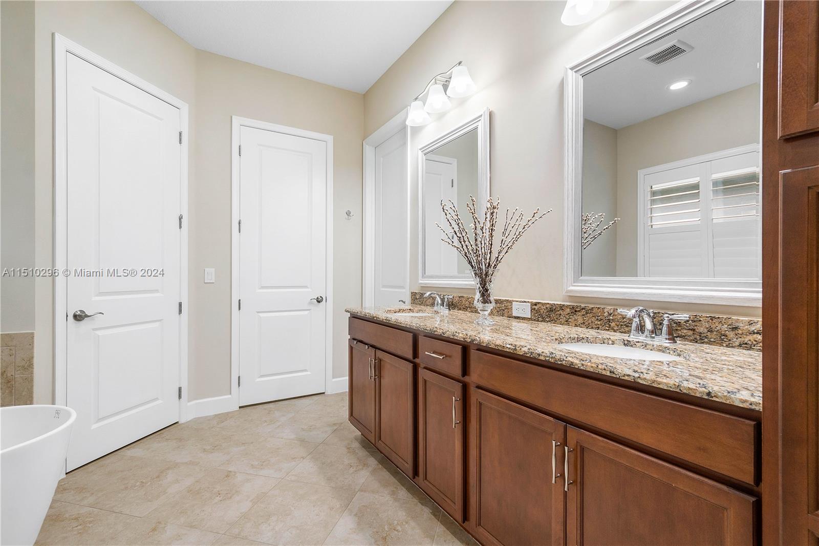 15133 Goldfinch Cir