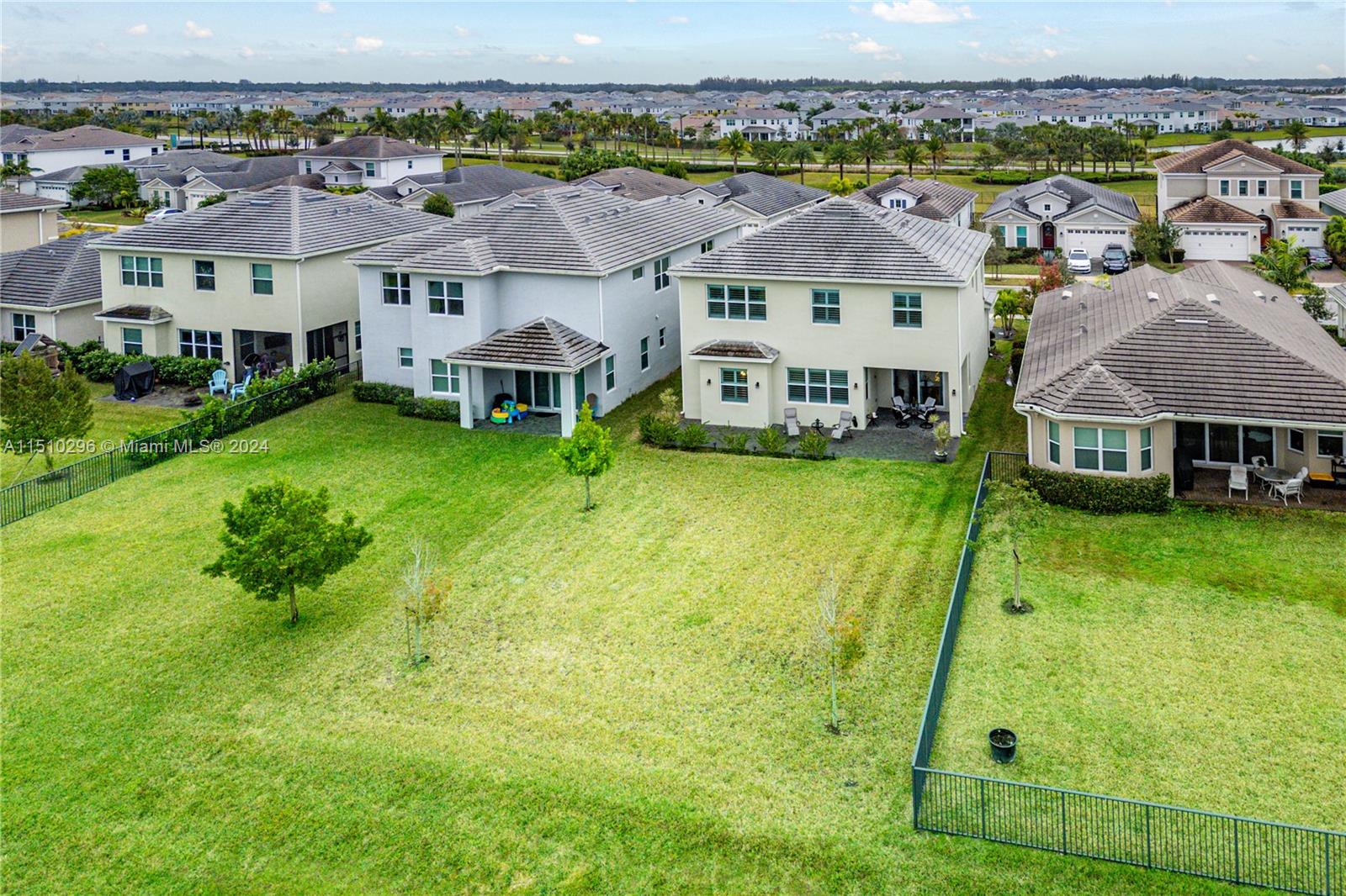 15133 Goldfinch Cir