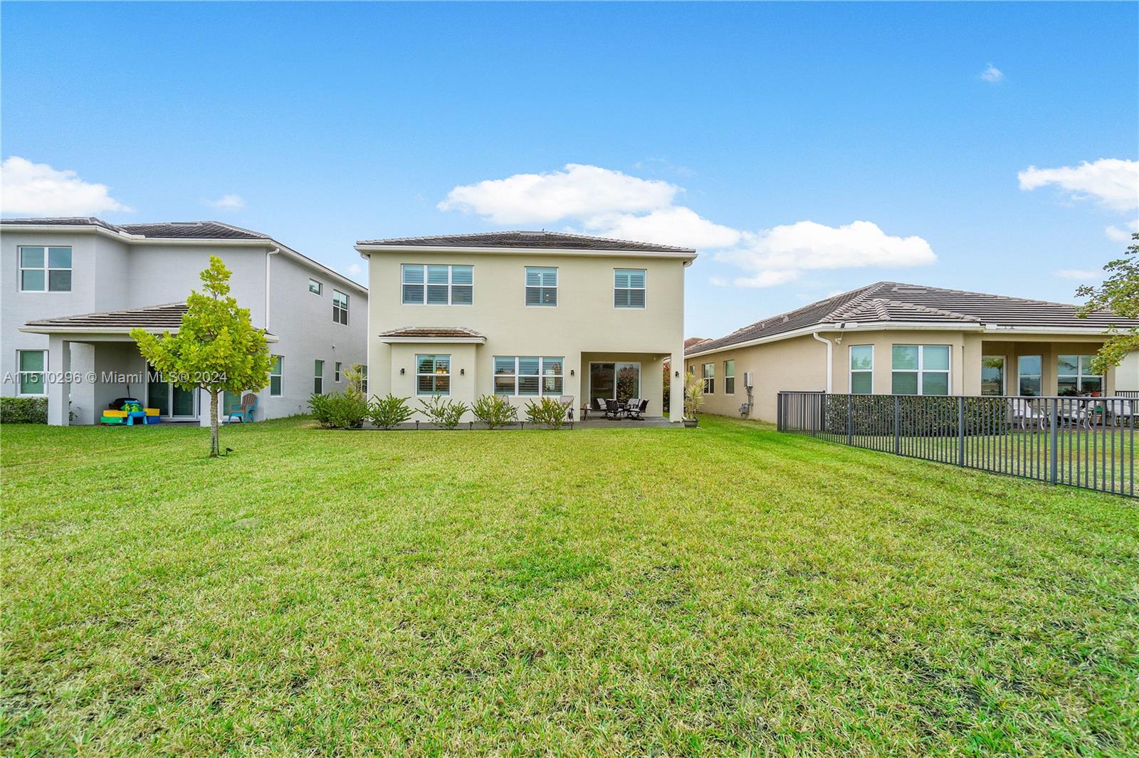 15133 Goldfinch Cir