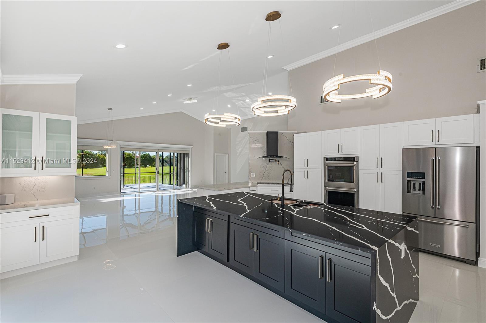 1530 W Lacosta Dr W