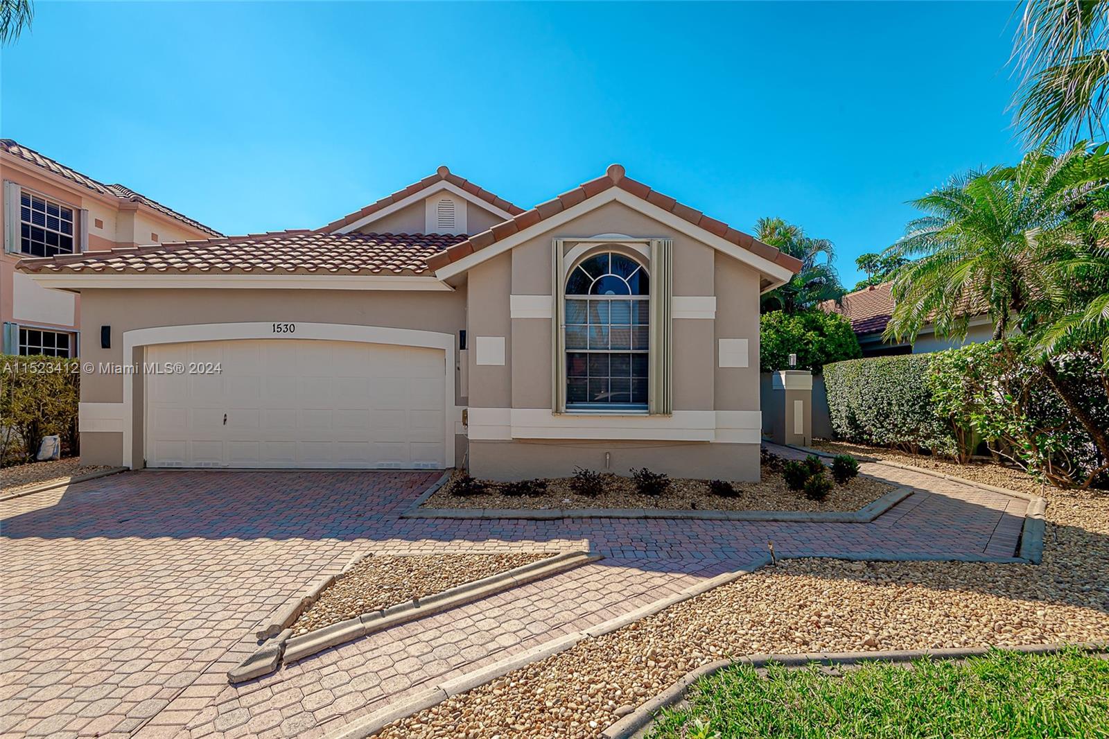 1530 W Lacosta Dr W
