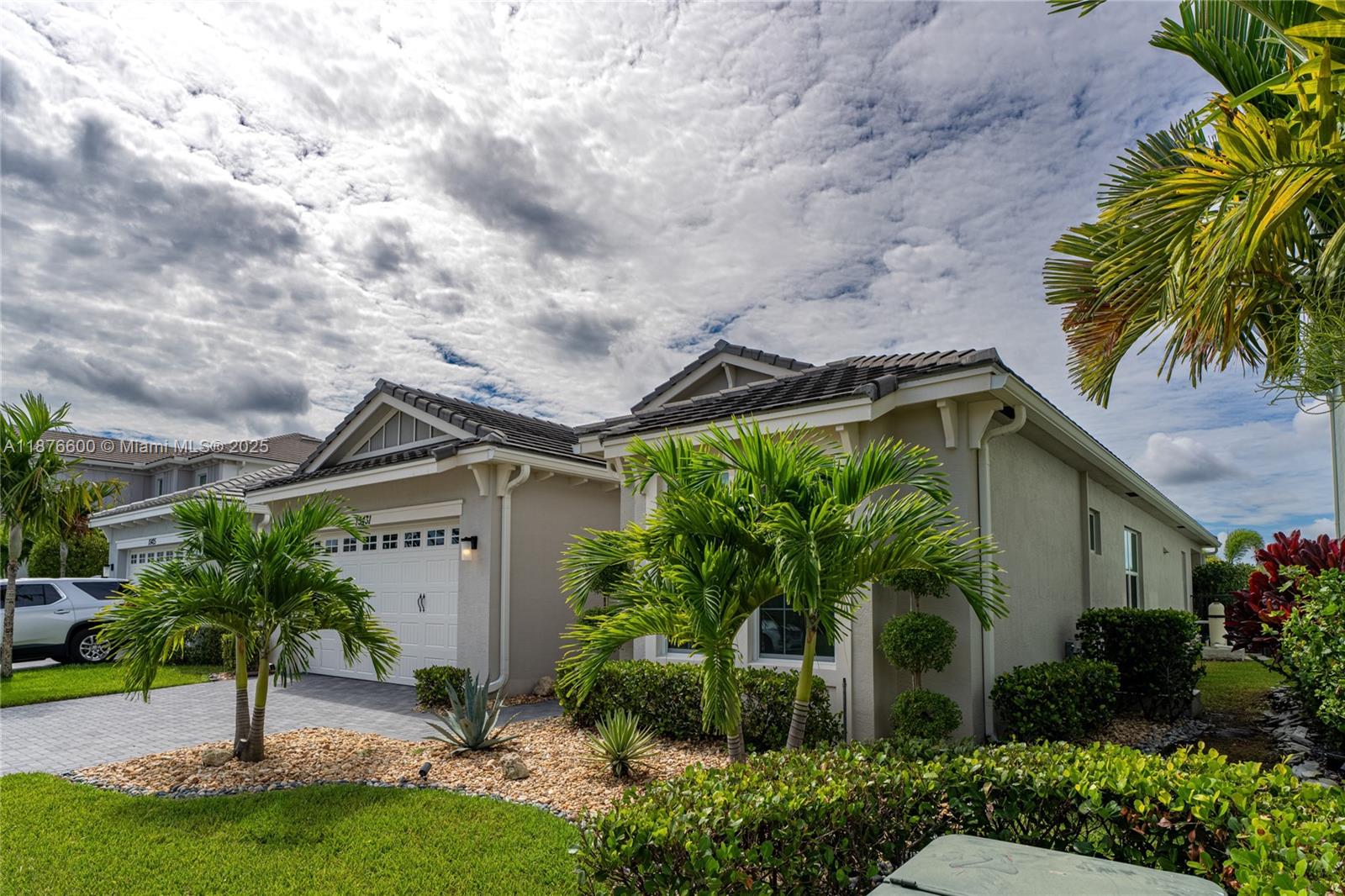 15431 Goldfinch Cir