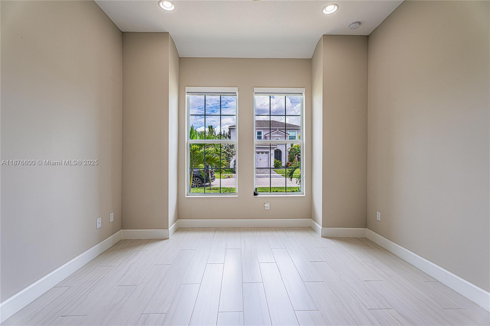 15431 Goldfinch Cir