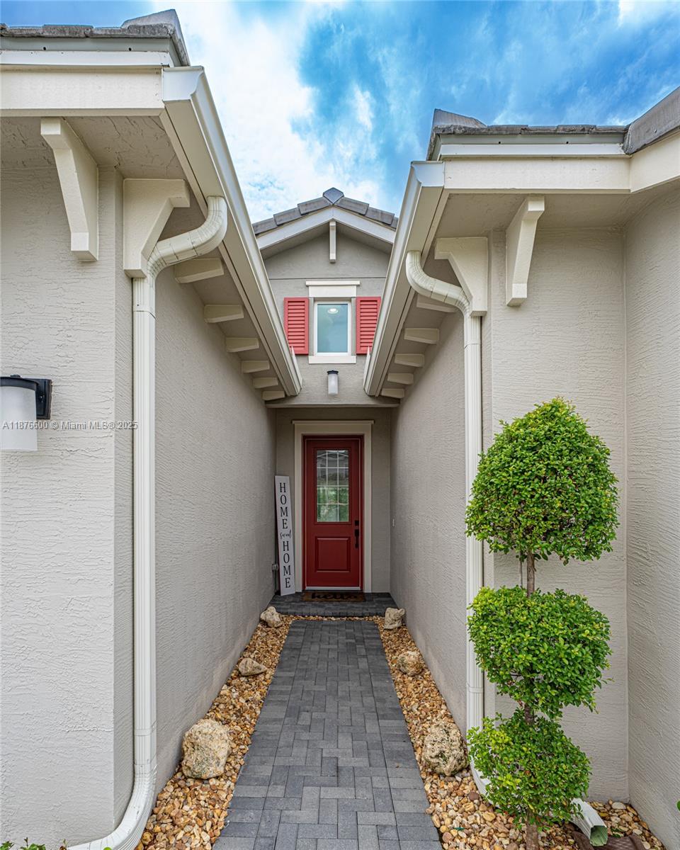 15431 Goldfinch Cir