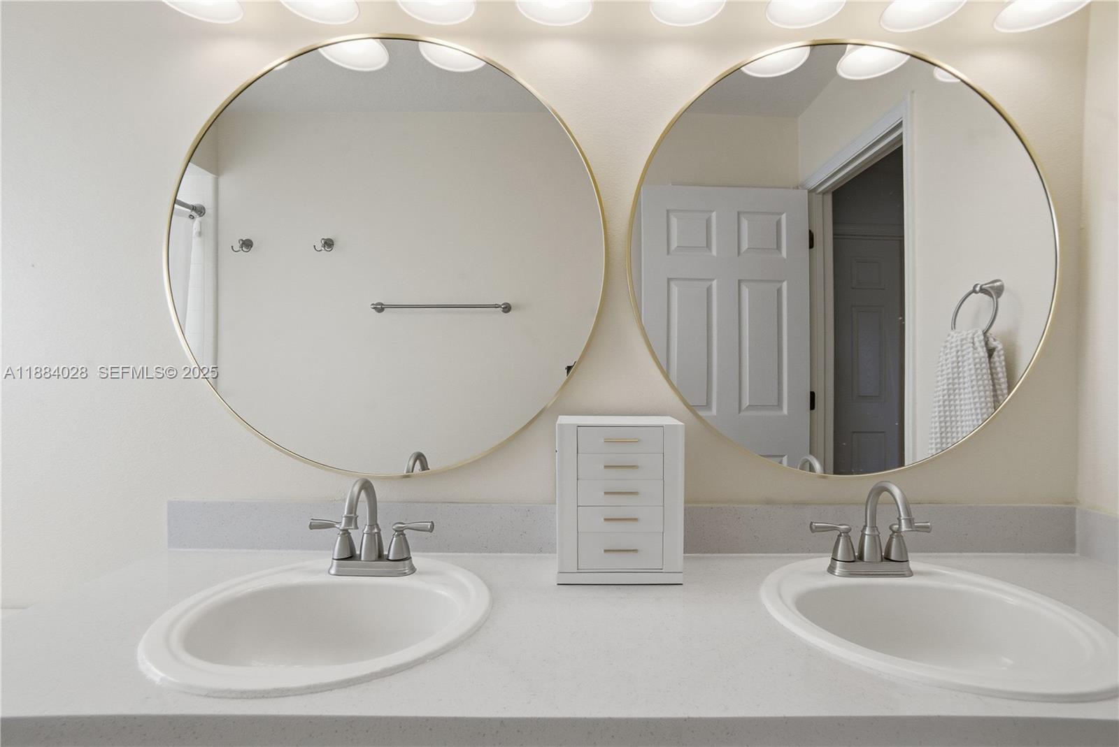 1963 S Prairie Dunes Ct